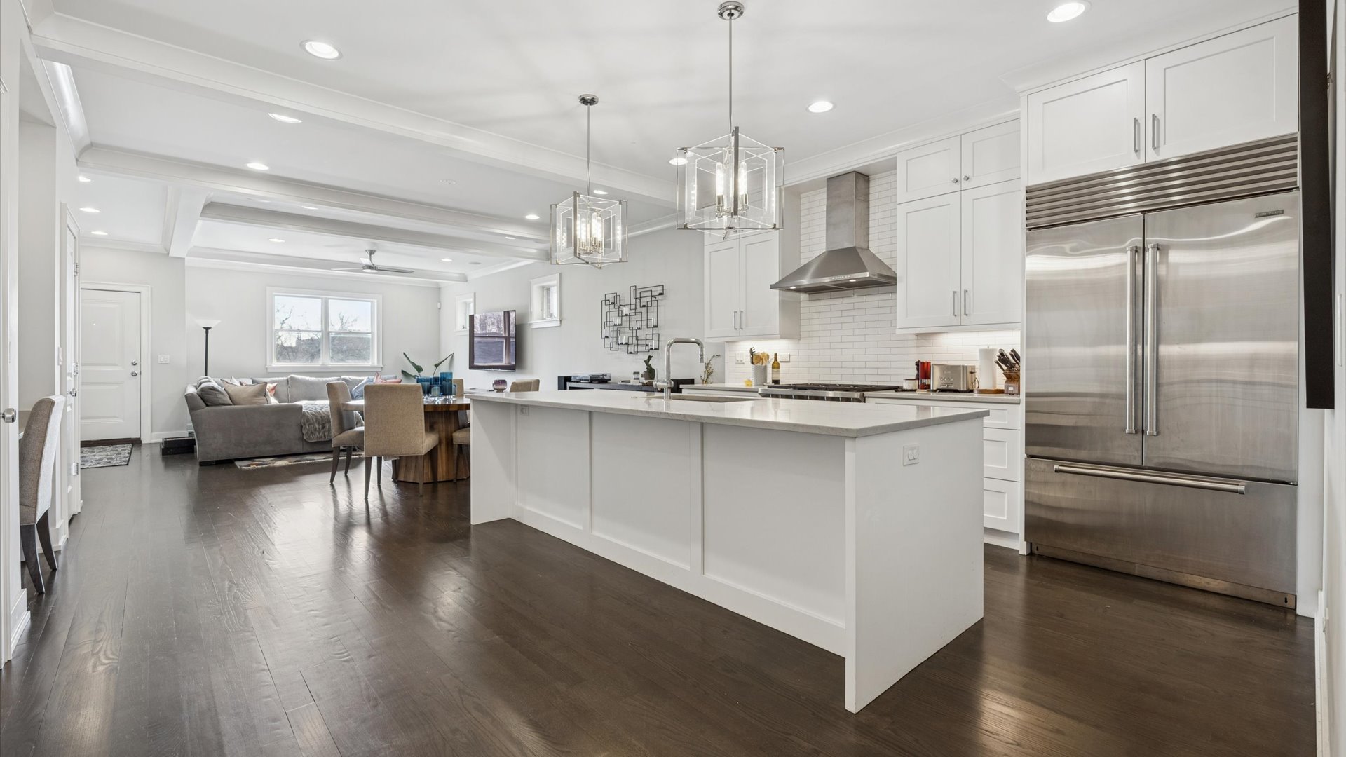 2341 W Roscoe Street Unit: 3W