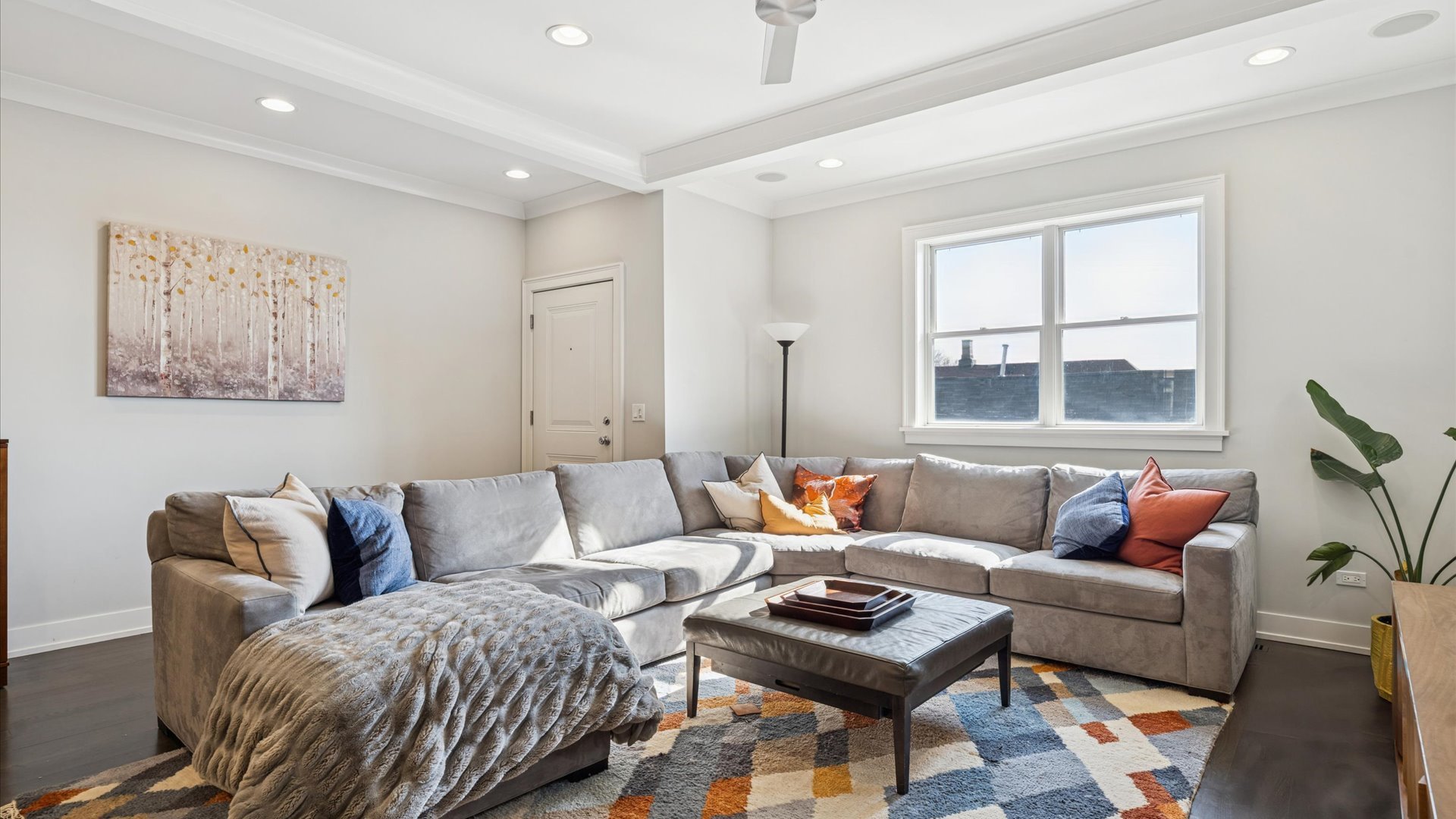 2341 W Roscoe Street Unit: 3W