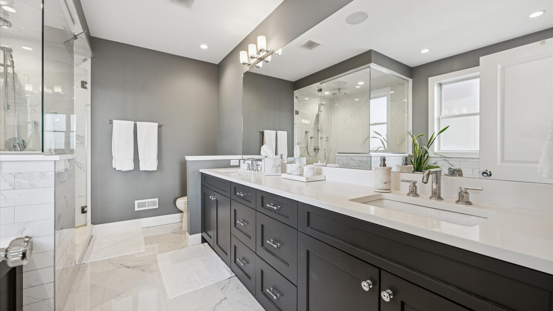 2341 W Roscoe Street Unit: 3W