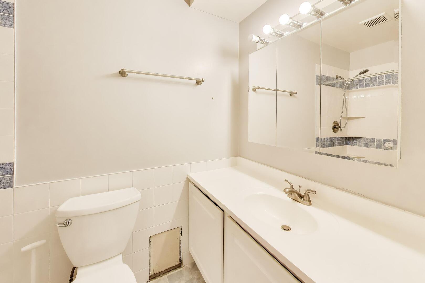2324 Central Street Unit: 2B