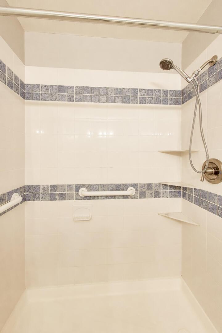 2324 Central Street Unit: 2B