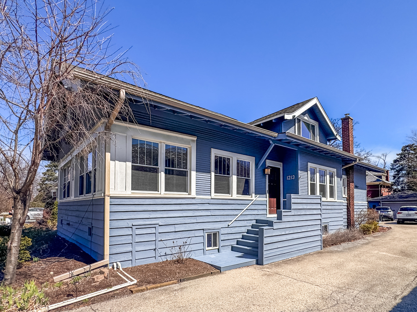 1213 E Prairie Avenue