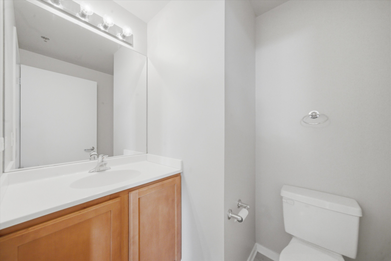 210 S Desplaines Street Unit: 1210