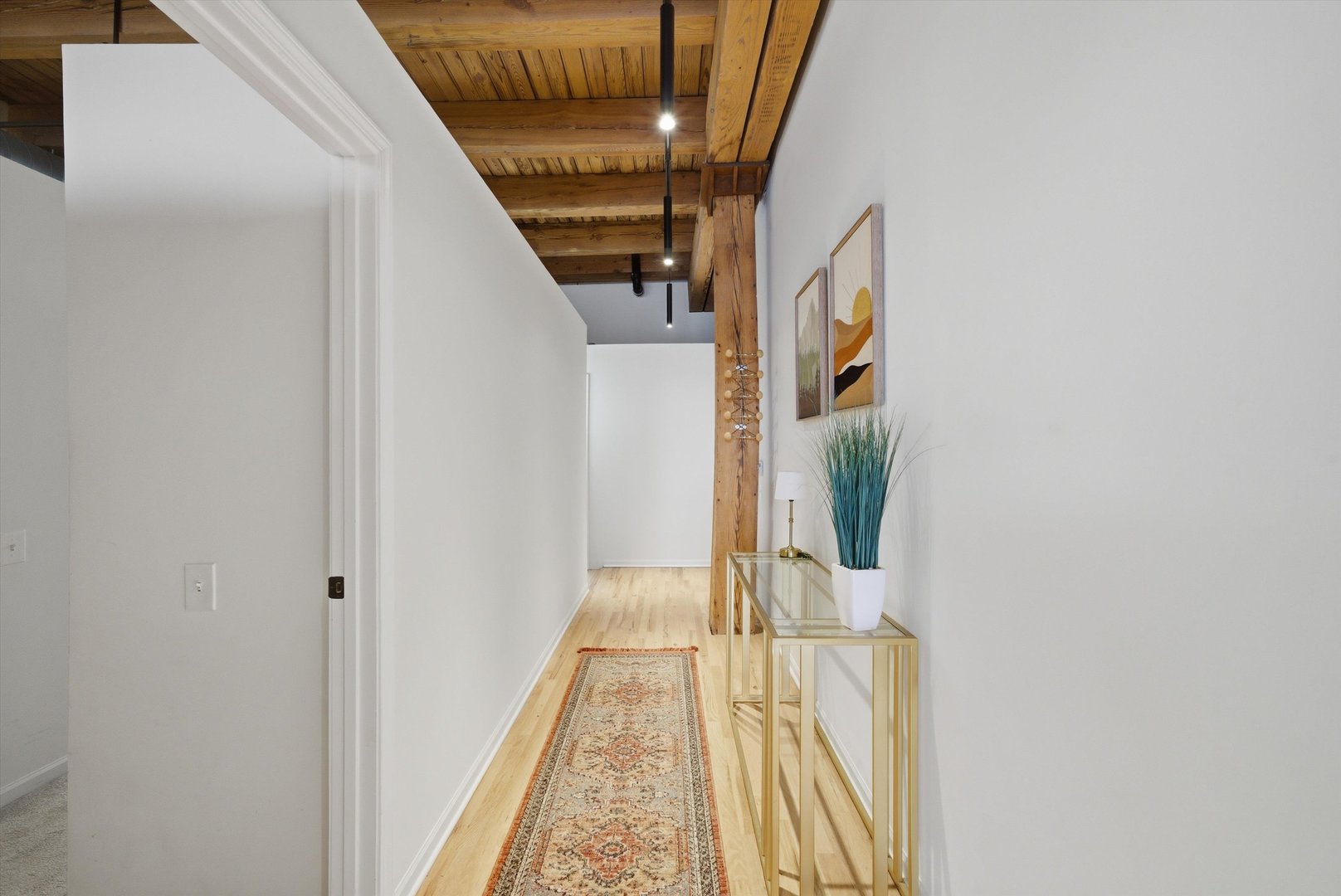 2544 W North Avenue Unit: 2B