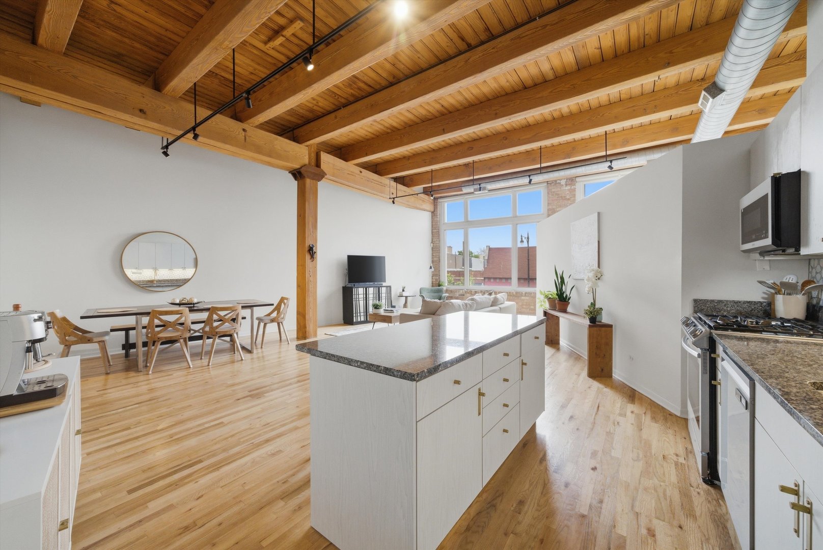 2544 W North Avenue Unit: 2B