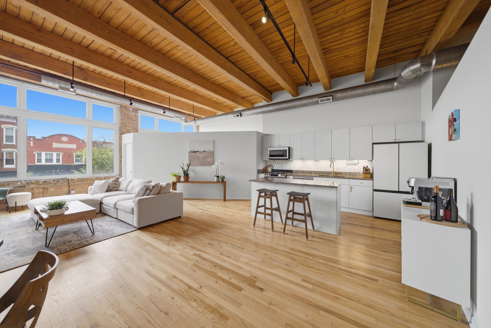 2544 W North Avenue Unit: 2B