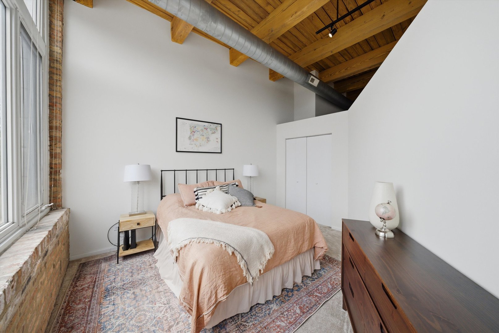 2544 W North Avenue Unit: 2B