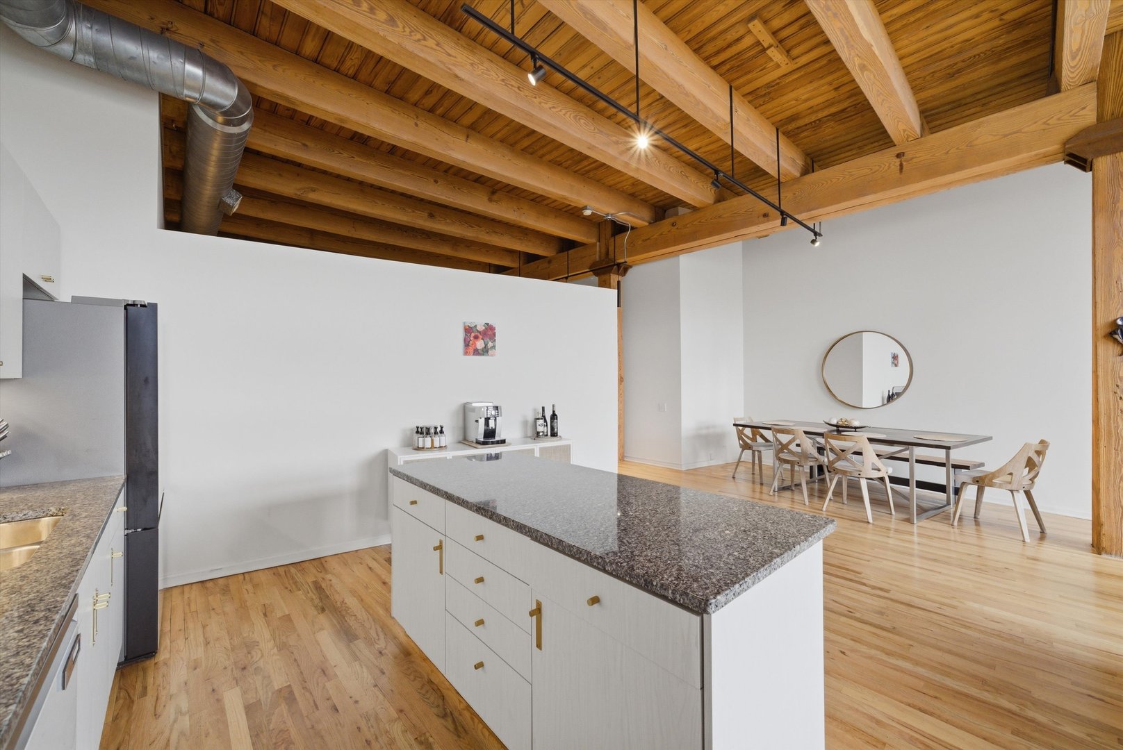 2544 W North Avenue Unit: 2B