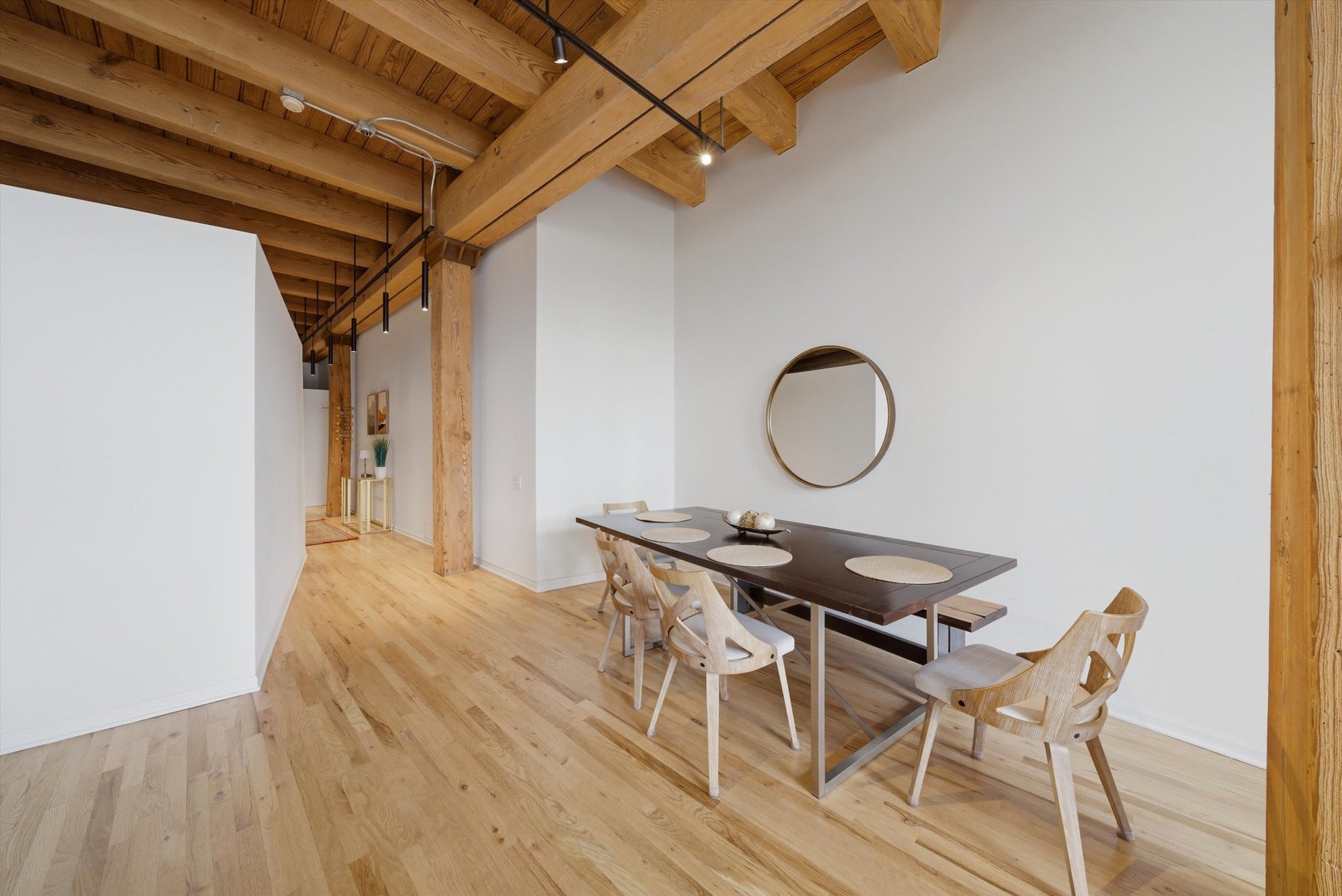 2544 W North Avenue Unit: 2B