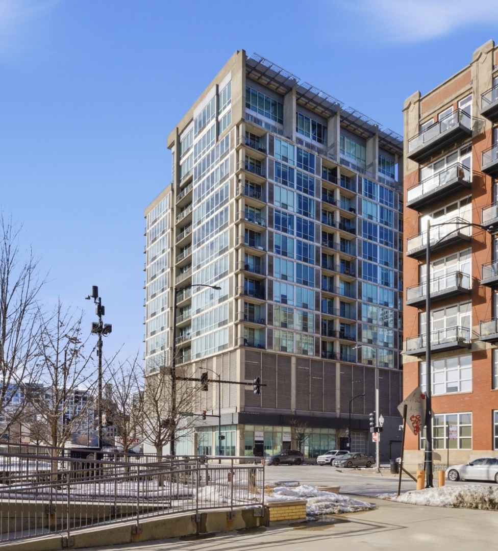 700 W Van Buren Street Unit: 602
