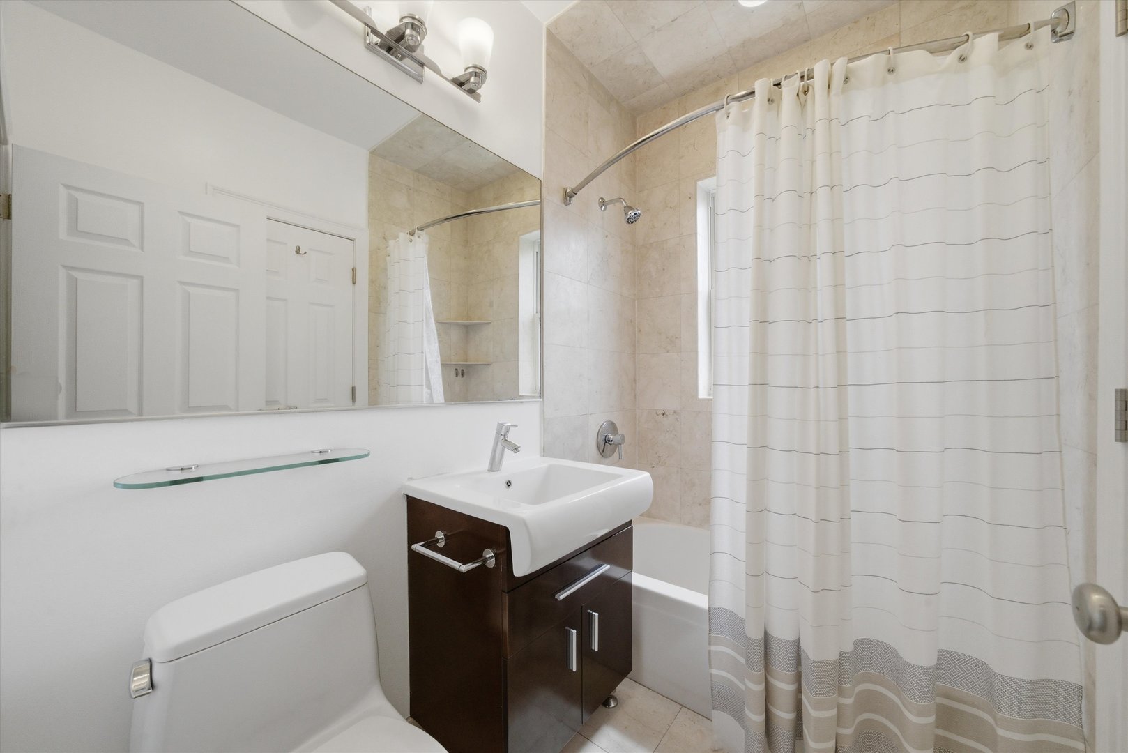 1919 N BISSELL Street Unit: I