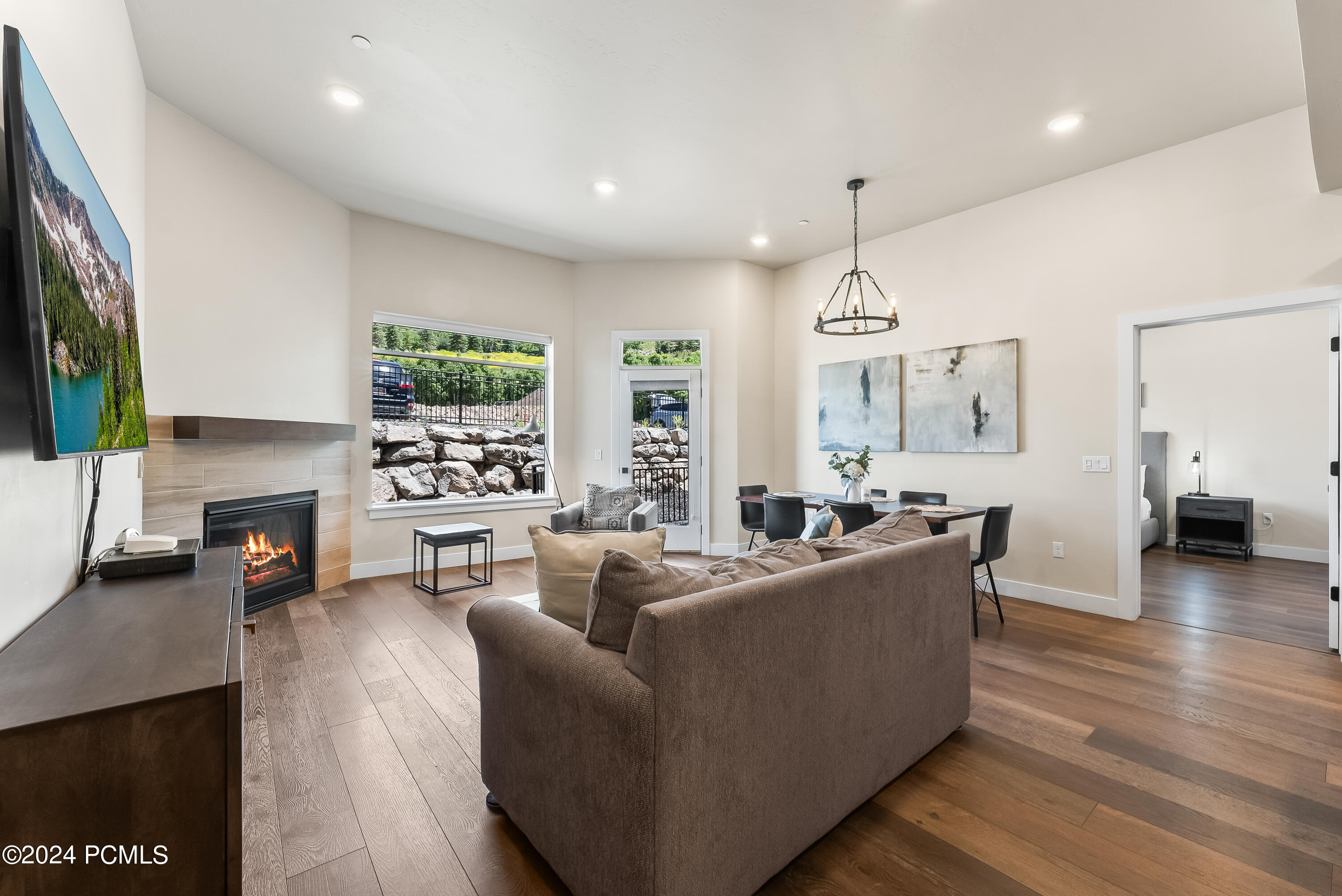 909 W Peace Tree Trail, 420