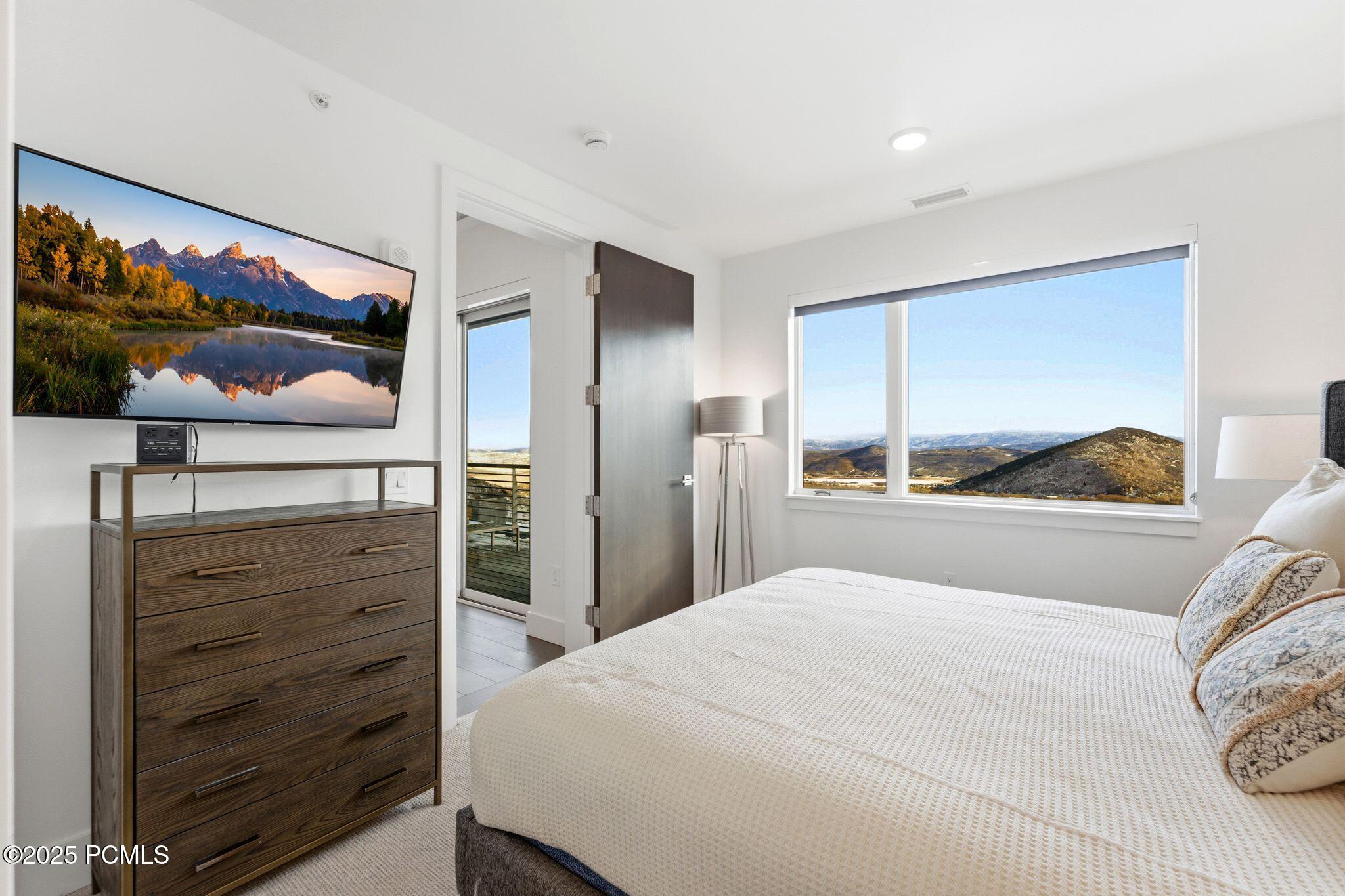 2752 W High Mountain Road, 306