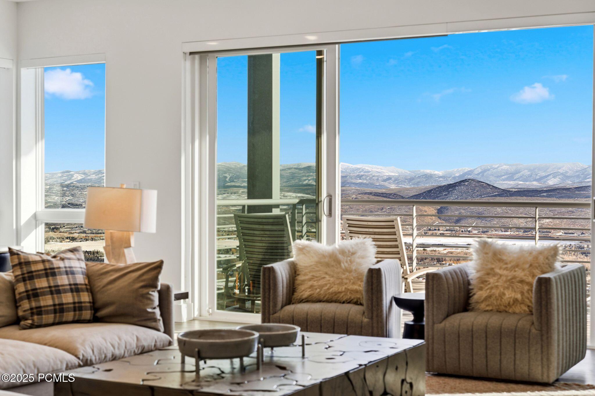 2752 W High Mountain Road, 306