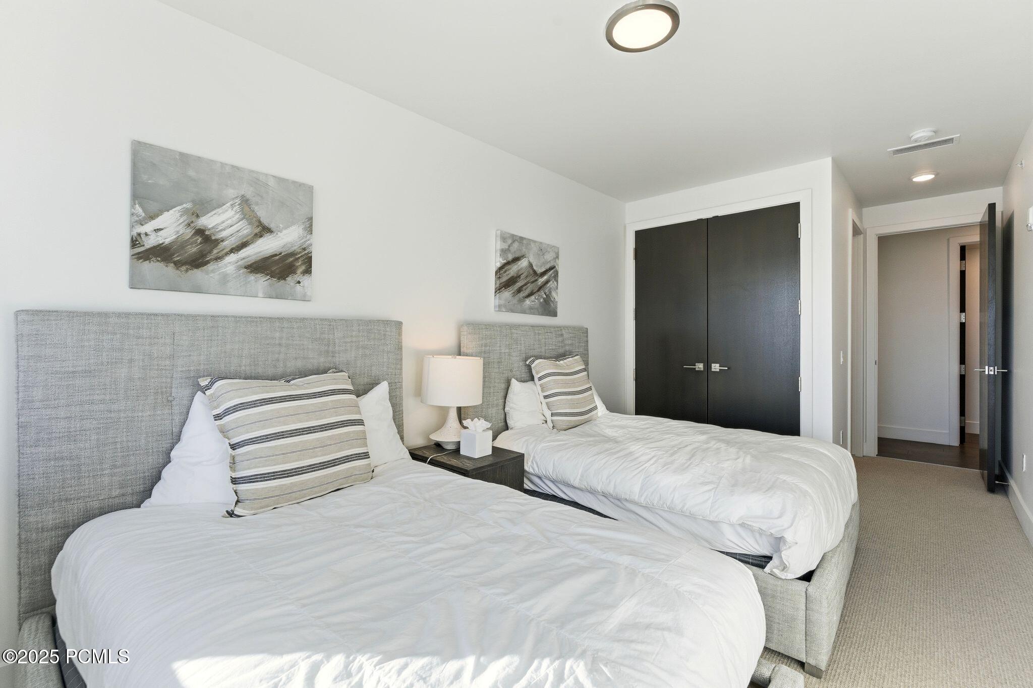 2752 W High Mountain Road, 306