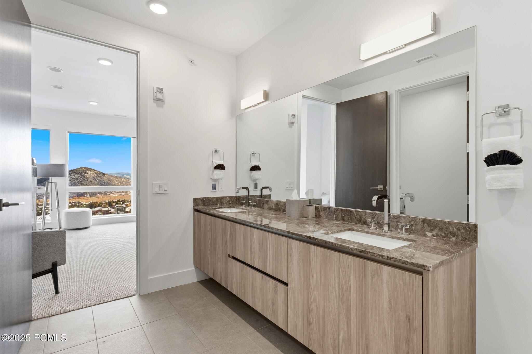 2752 W High Mountain Road, 306