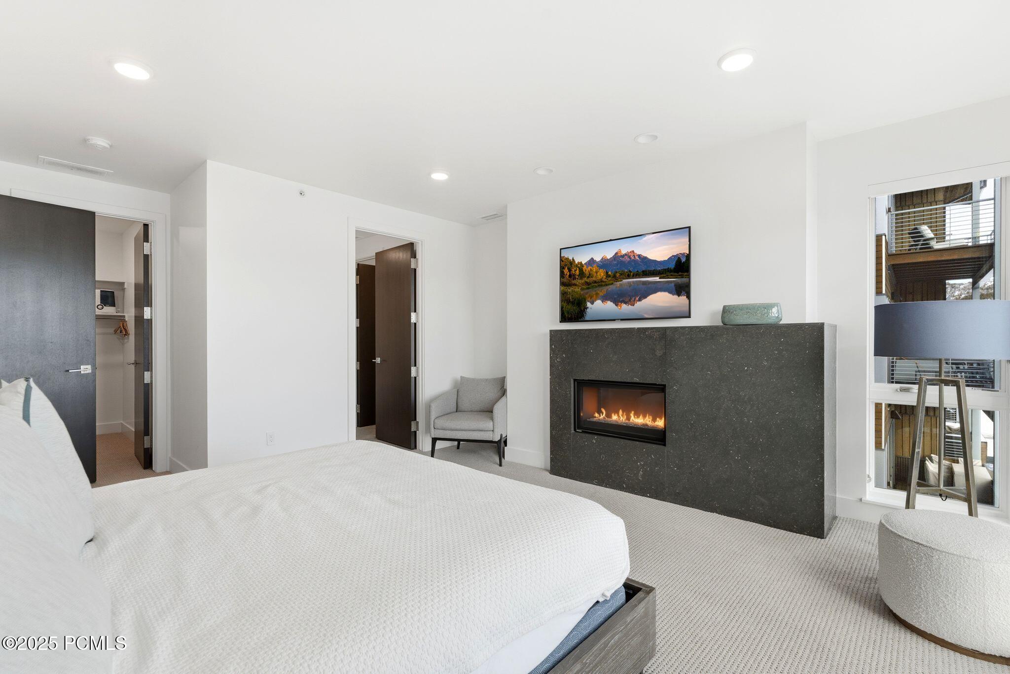 2752 W High Mountain Road, 306