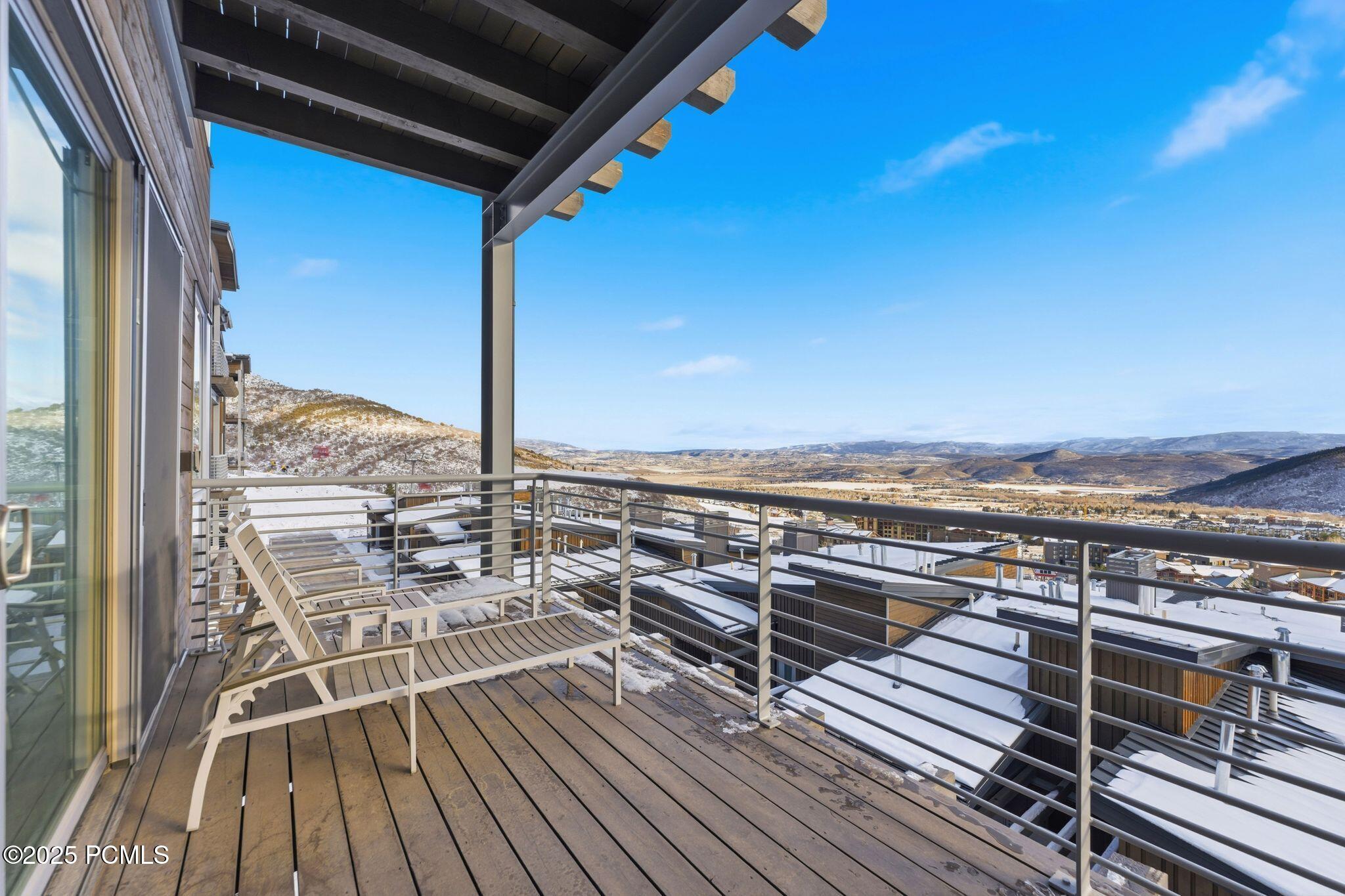 2752 W High Mountain Road, 306