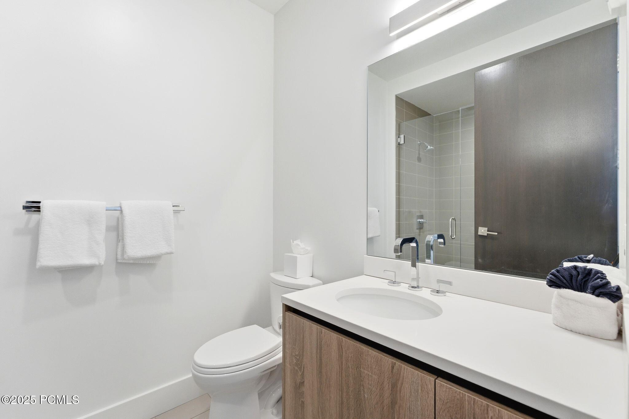 2752 W High Mountain Road, 306