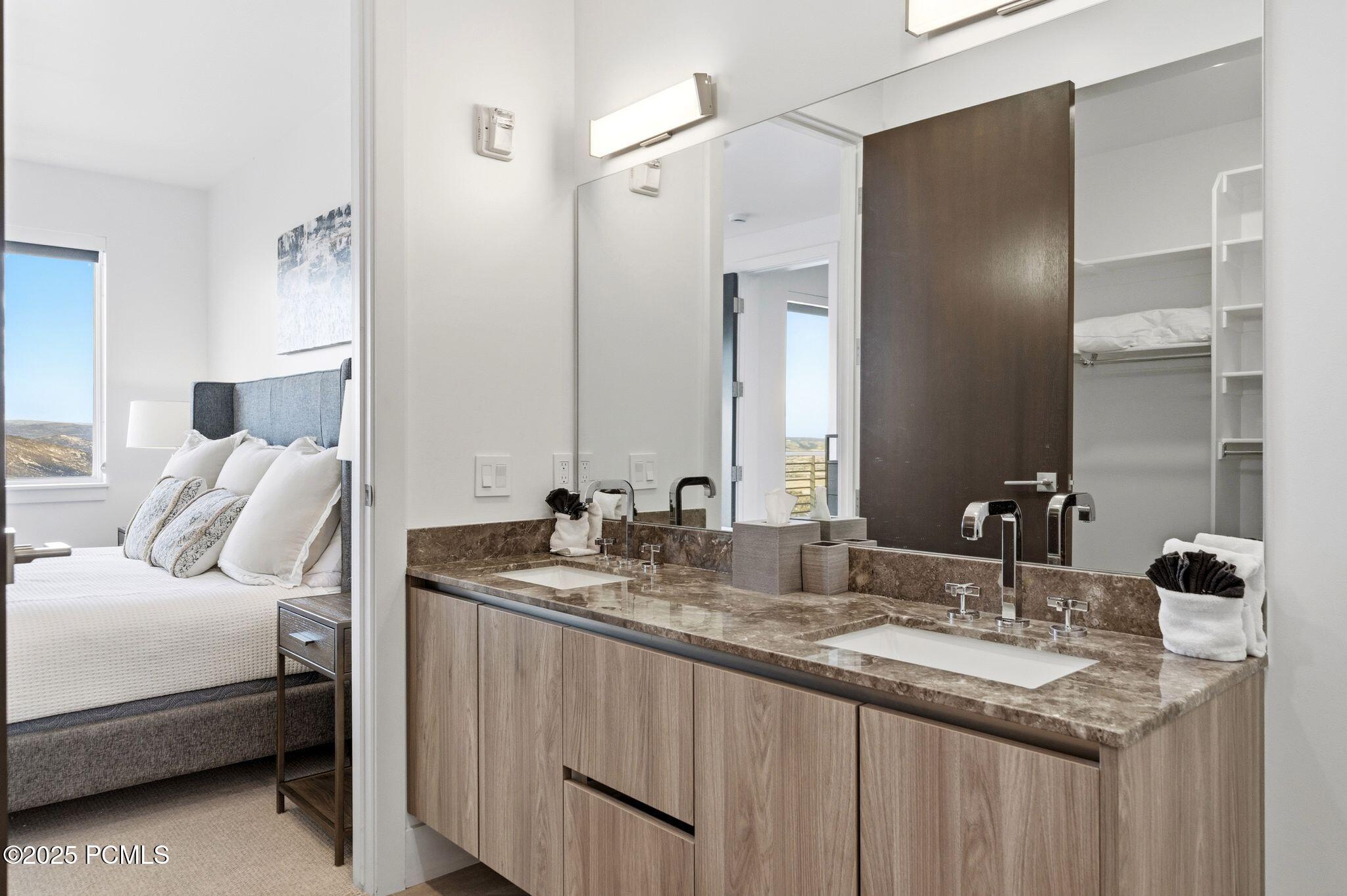 2752 W High Mountain Road, 306