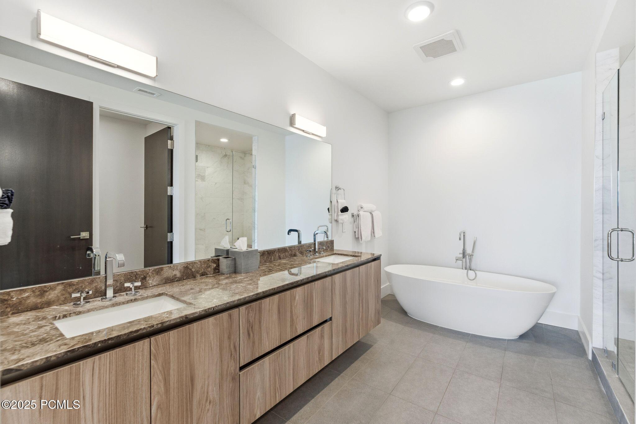 2752 W High Mountain Road, 306