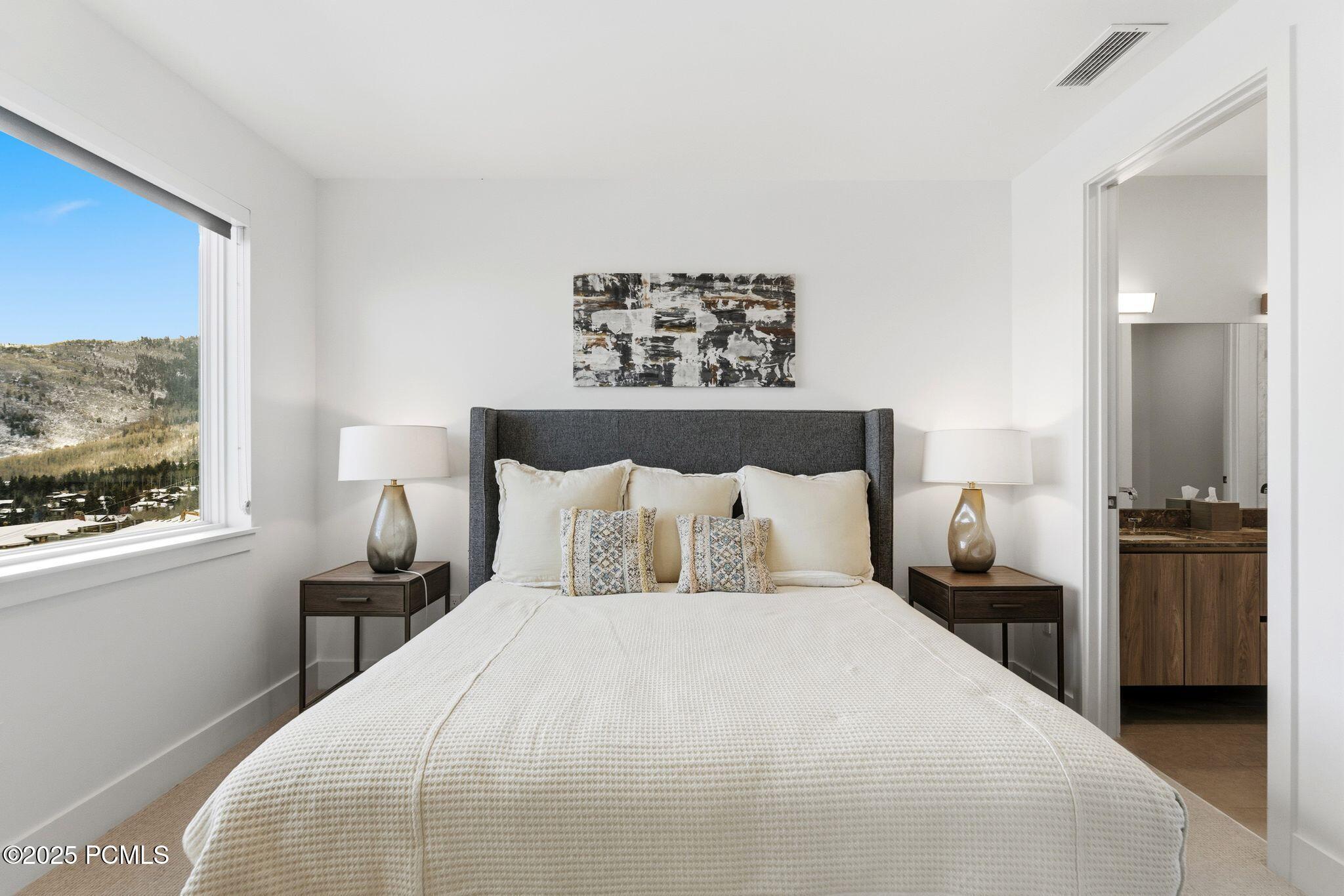 2752 W High Mountain Road, 306