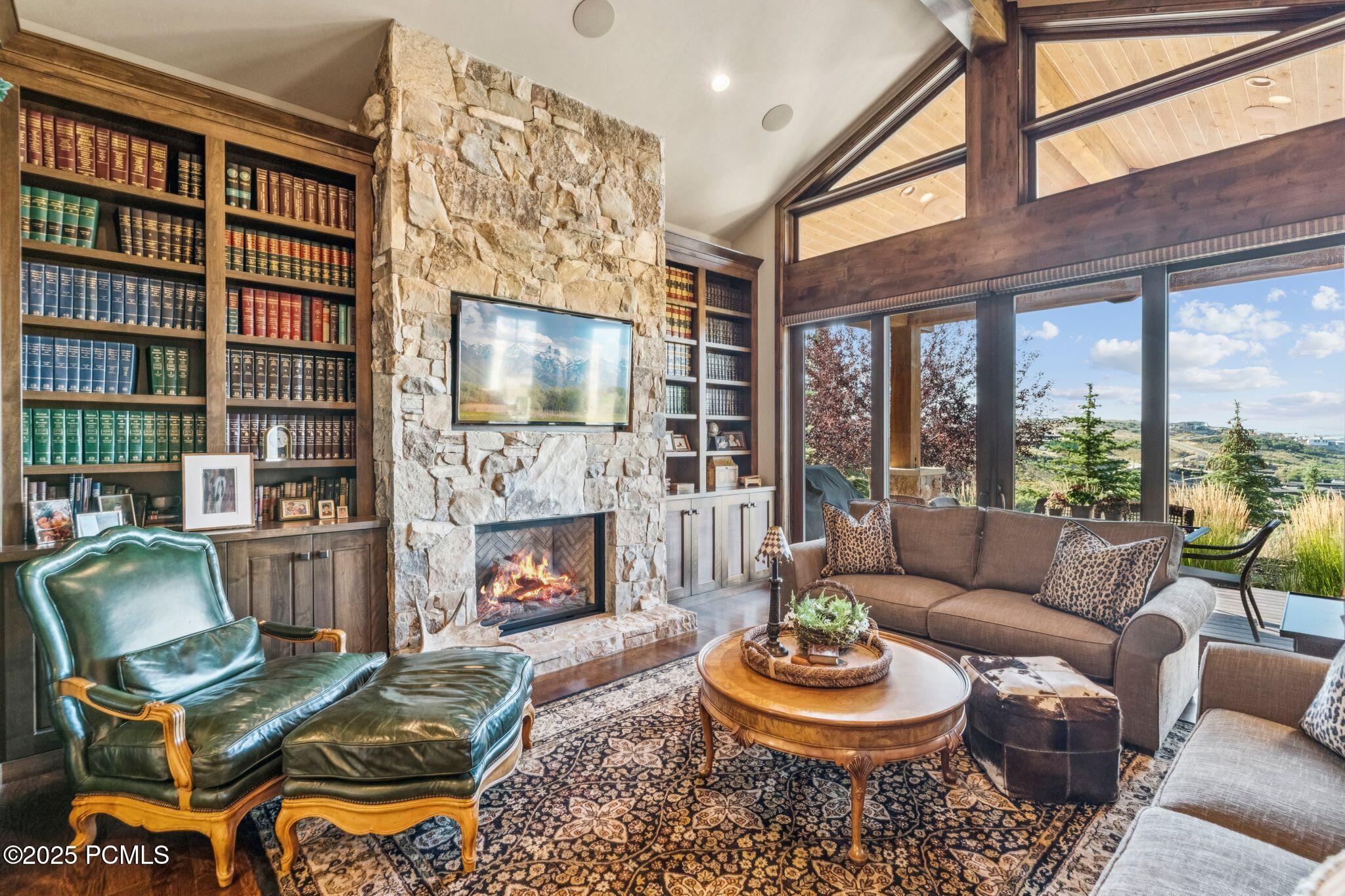 9021 N Promontory Ridge Drive