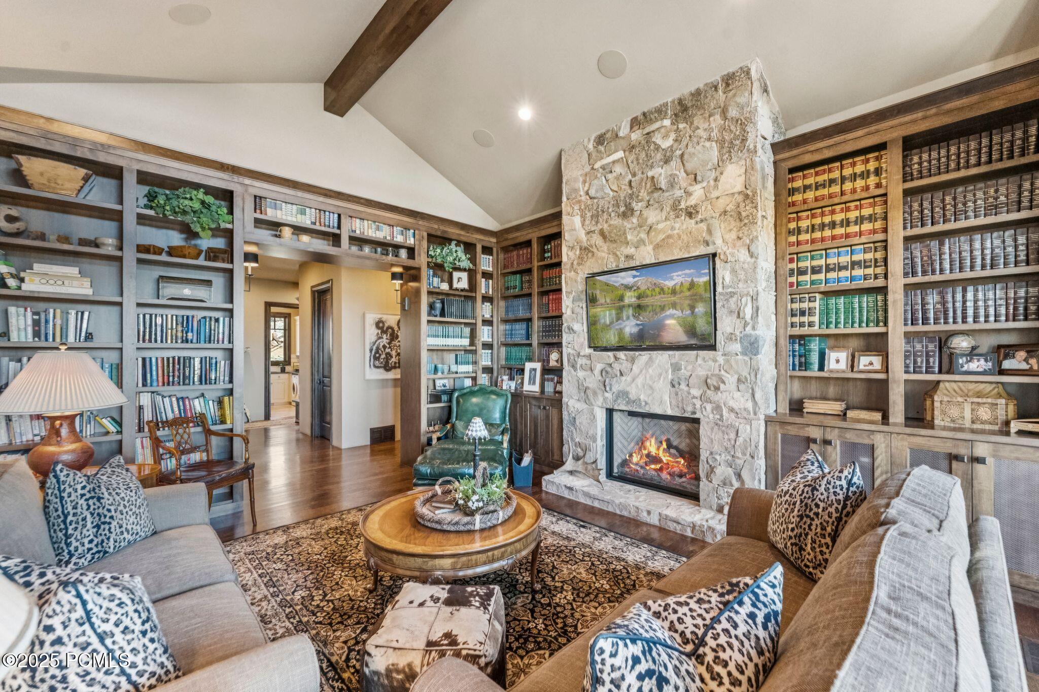 9021 N Promontory Ridge Drive