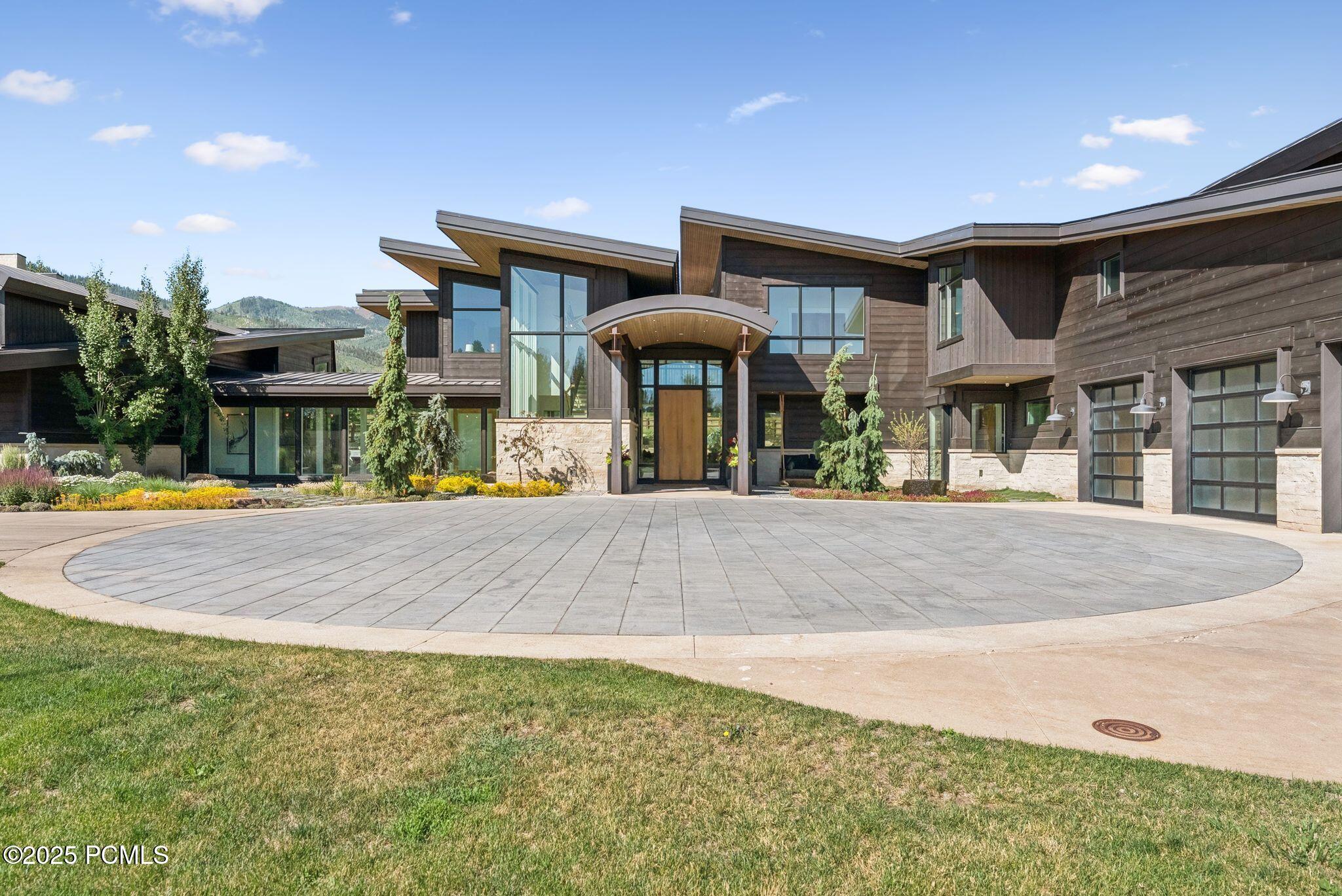 4209 N Two Creeks Lane