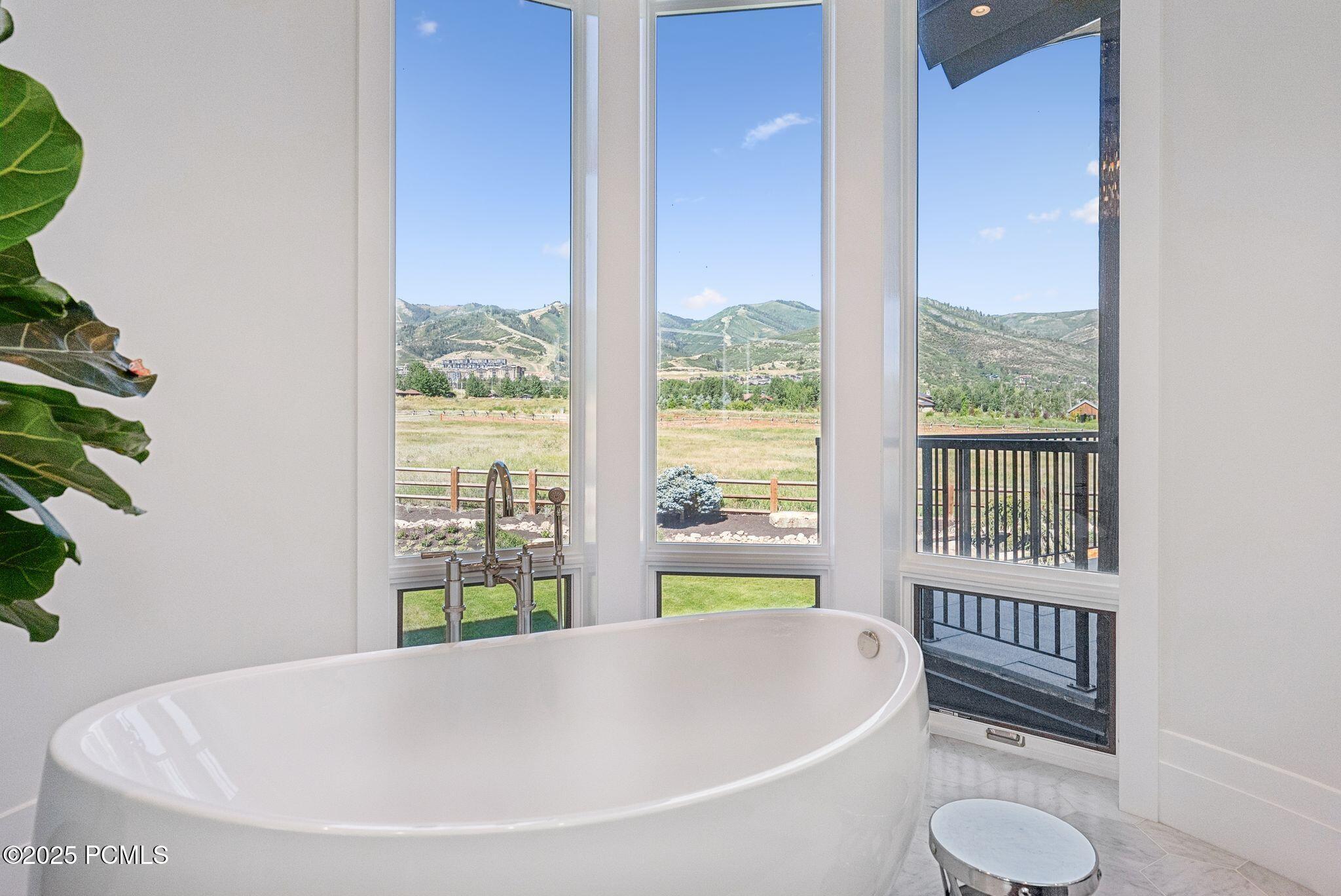 4209 N Two Creeks Lane