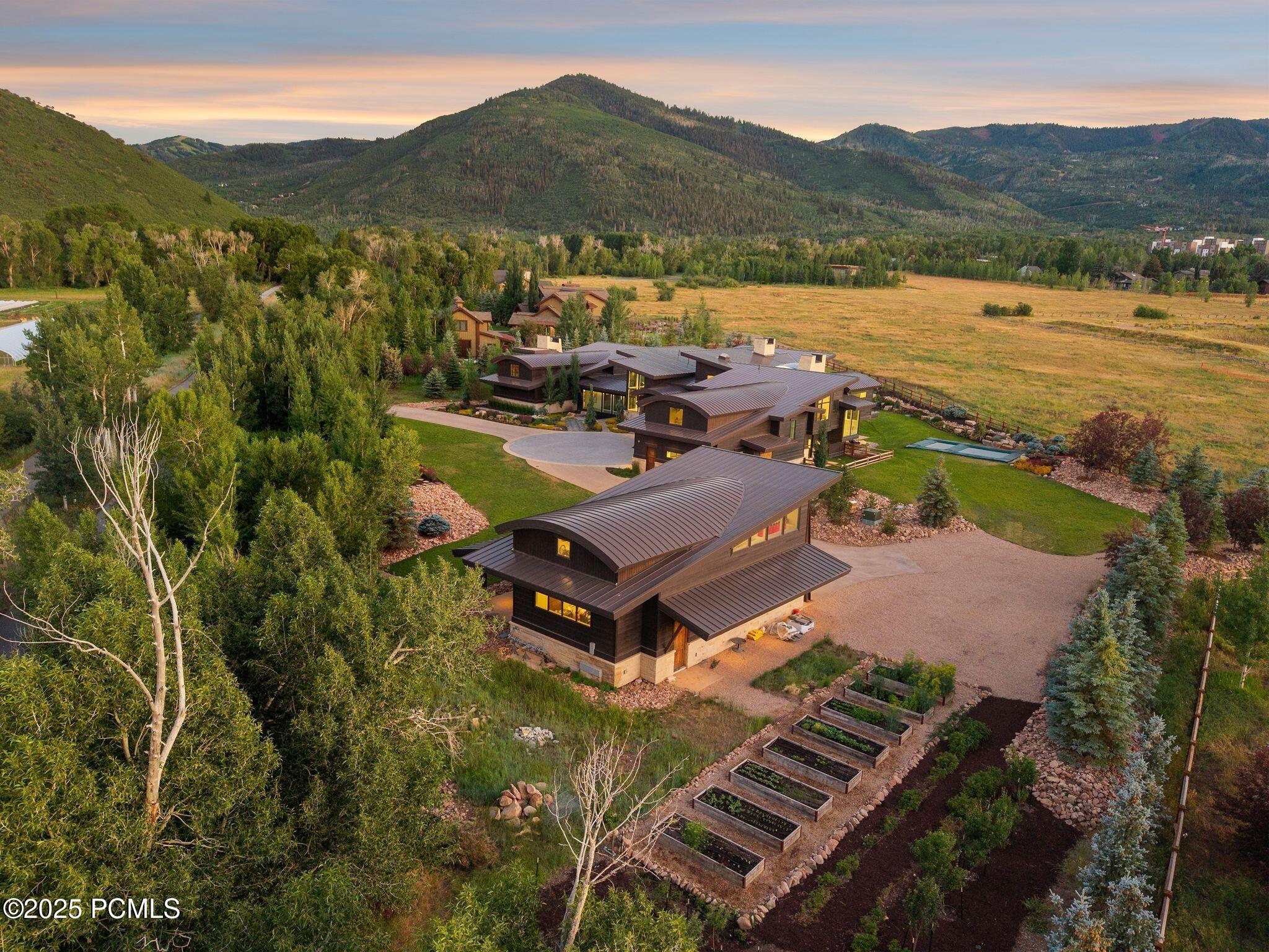 4209 N Two Creeks Lane