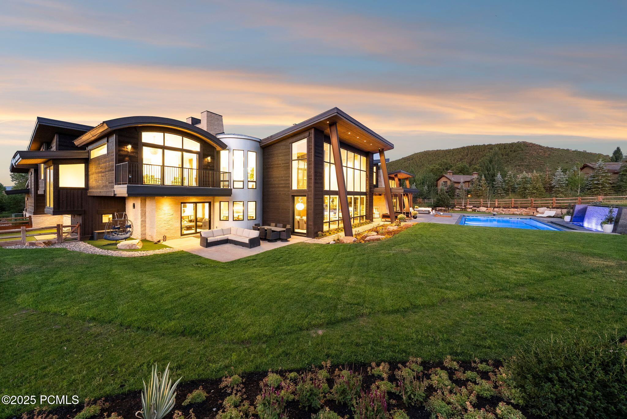 4209 N Two Creeks Lane