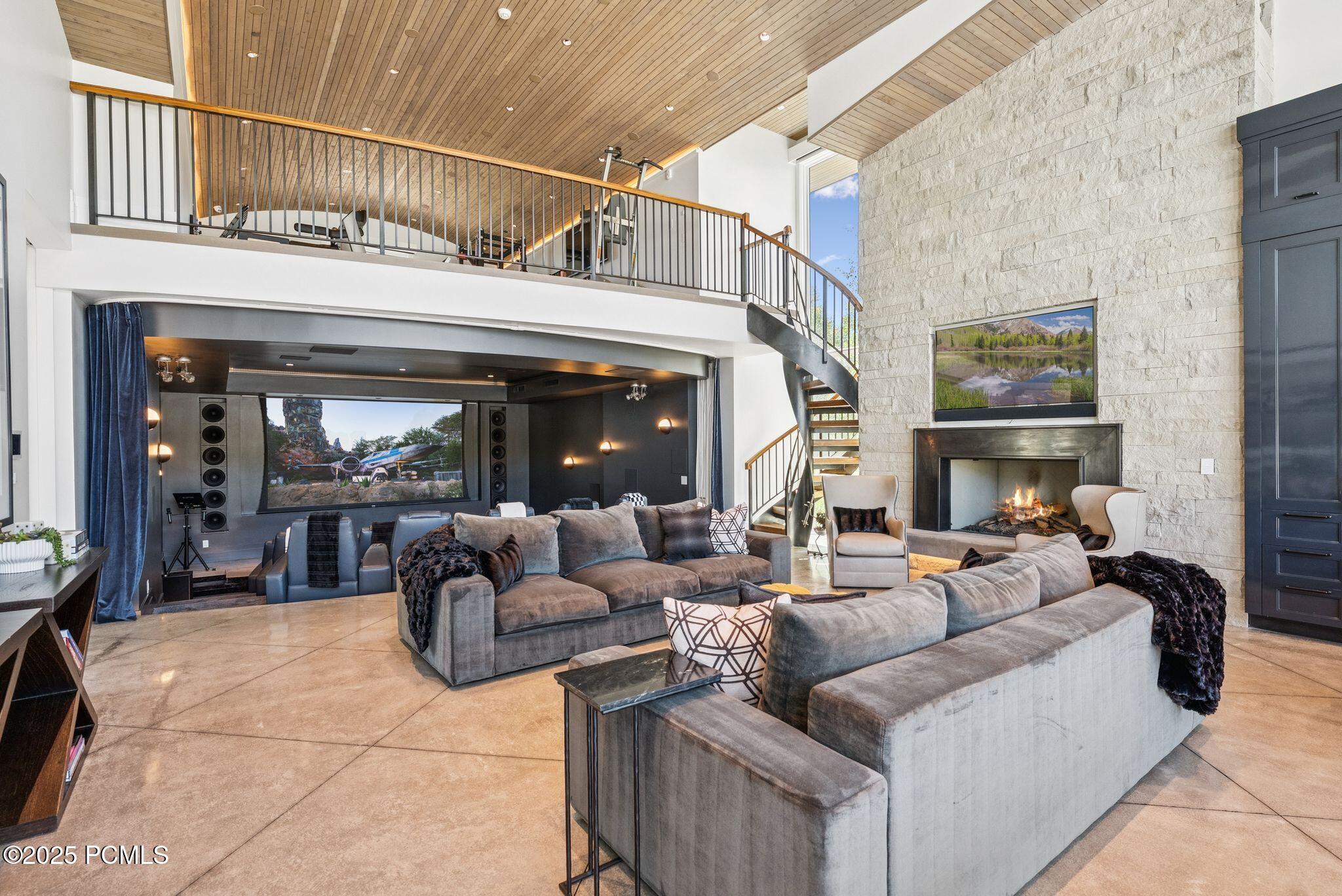 4209 N Two Creeks Lane