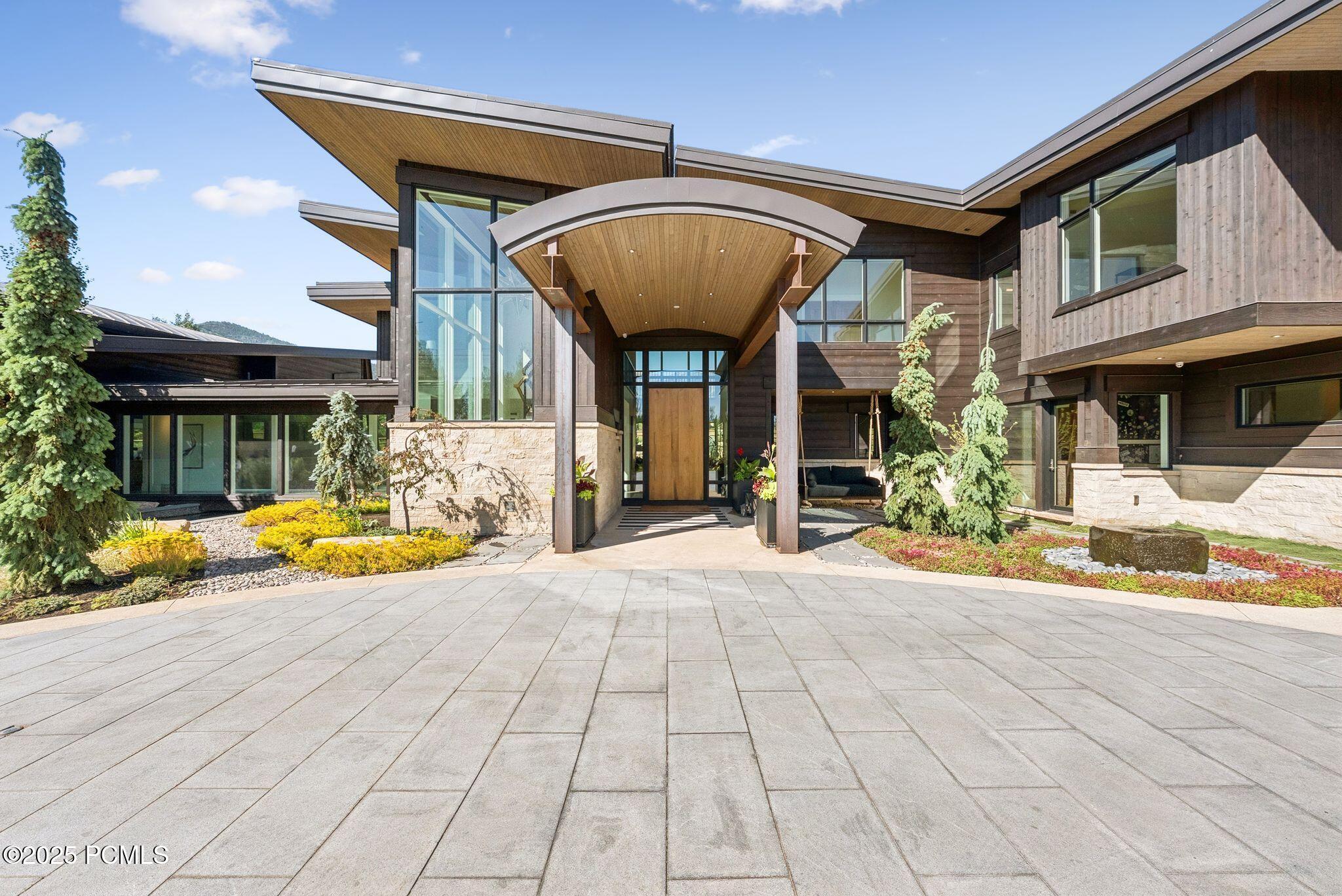 4209 N Two Creeks Lane