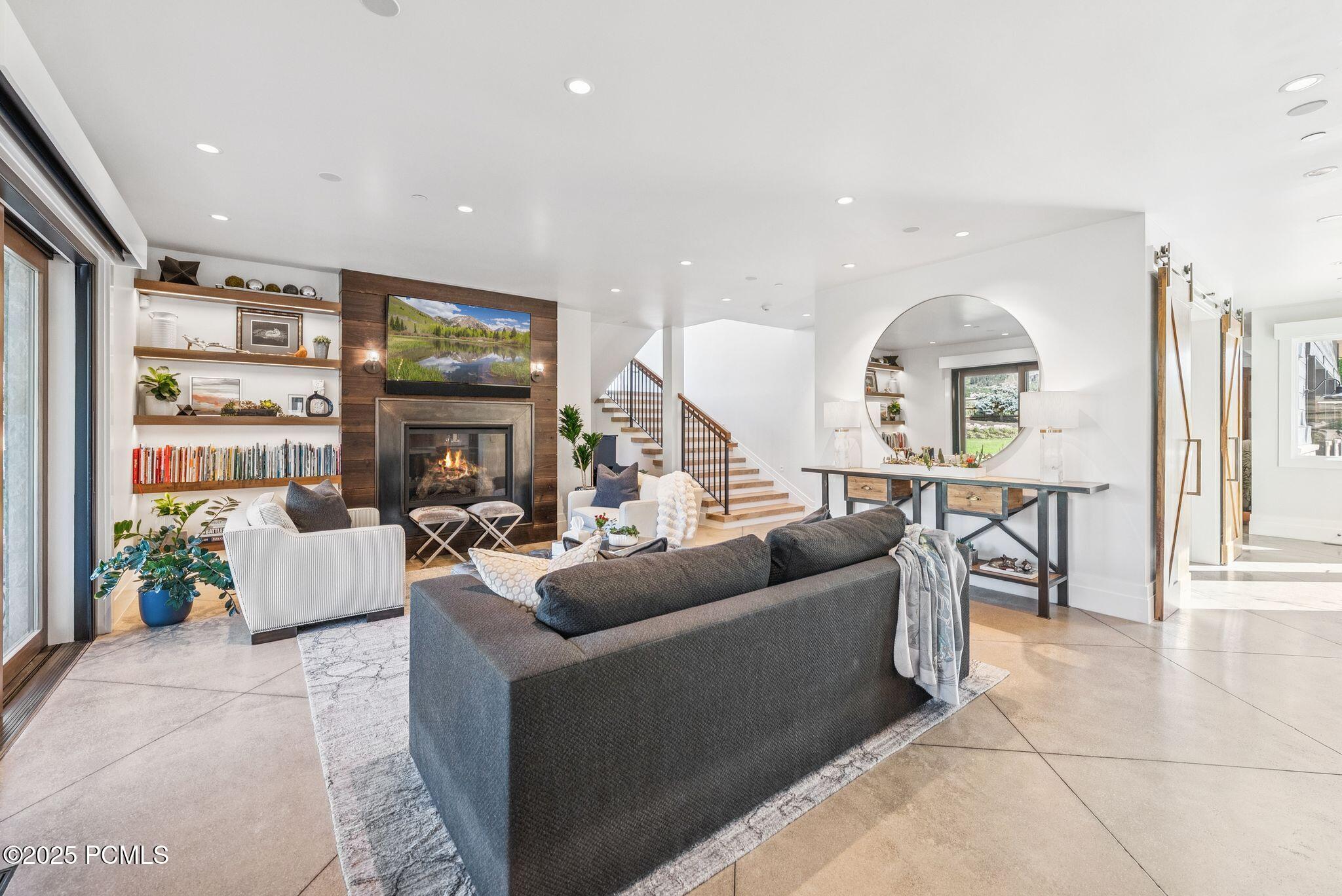 4209 N Two Creeks Lane