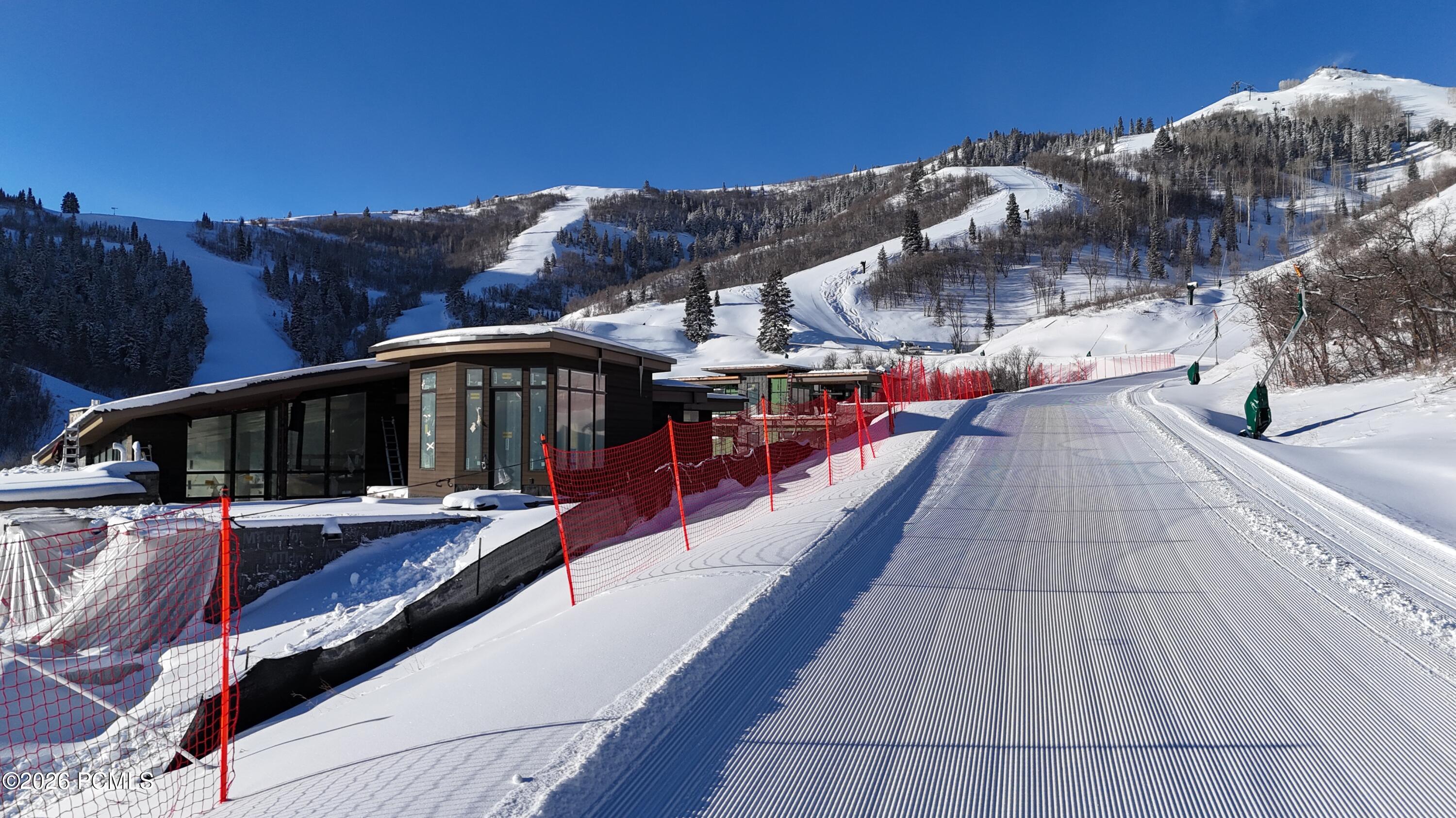 8669 N Ski Beach Way