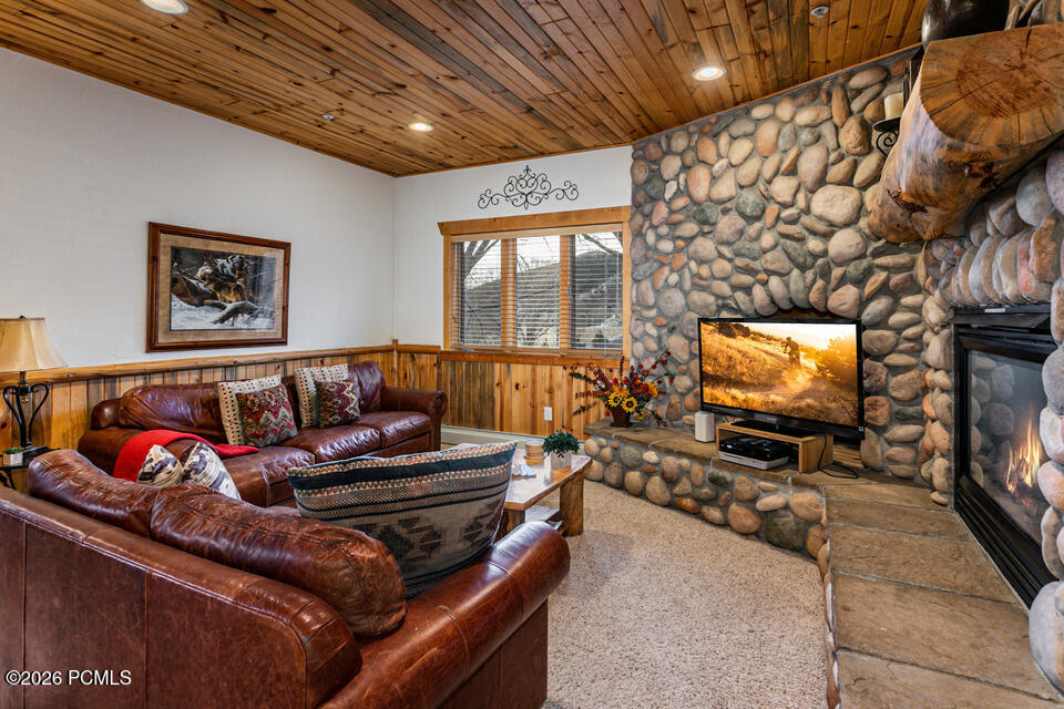 3984 N Timber Wolf Lane 8c