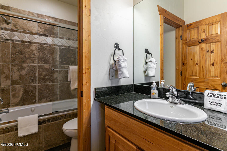 3984 N Timber Wolf Lane 8c