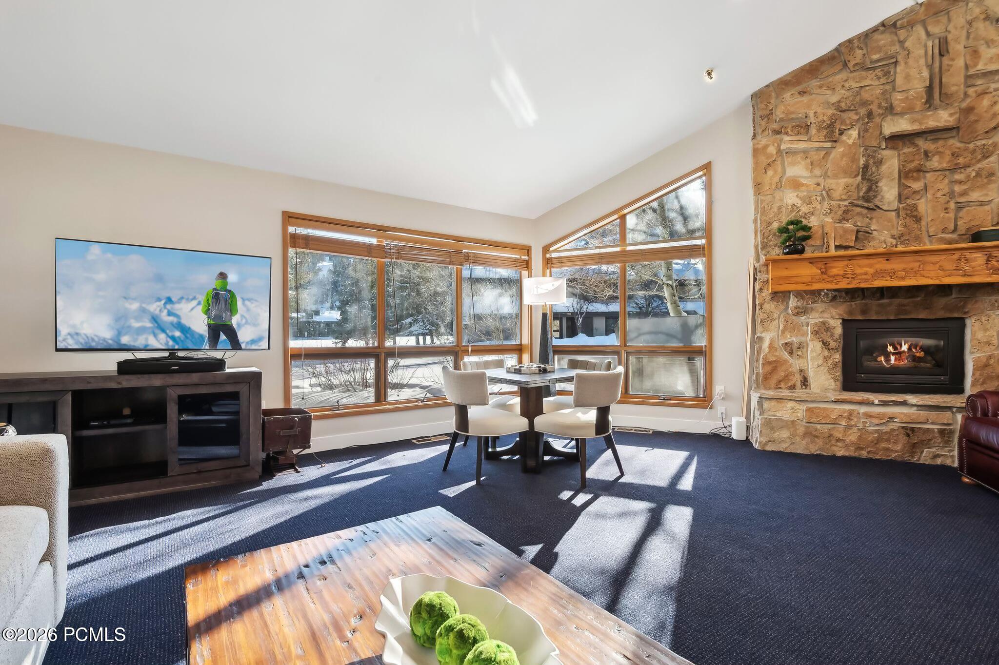 1516 Deer Valley Drive 25
