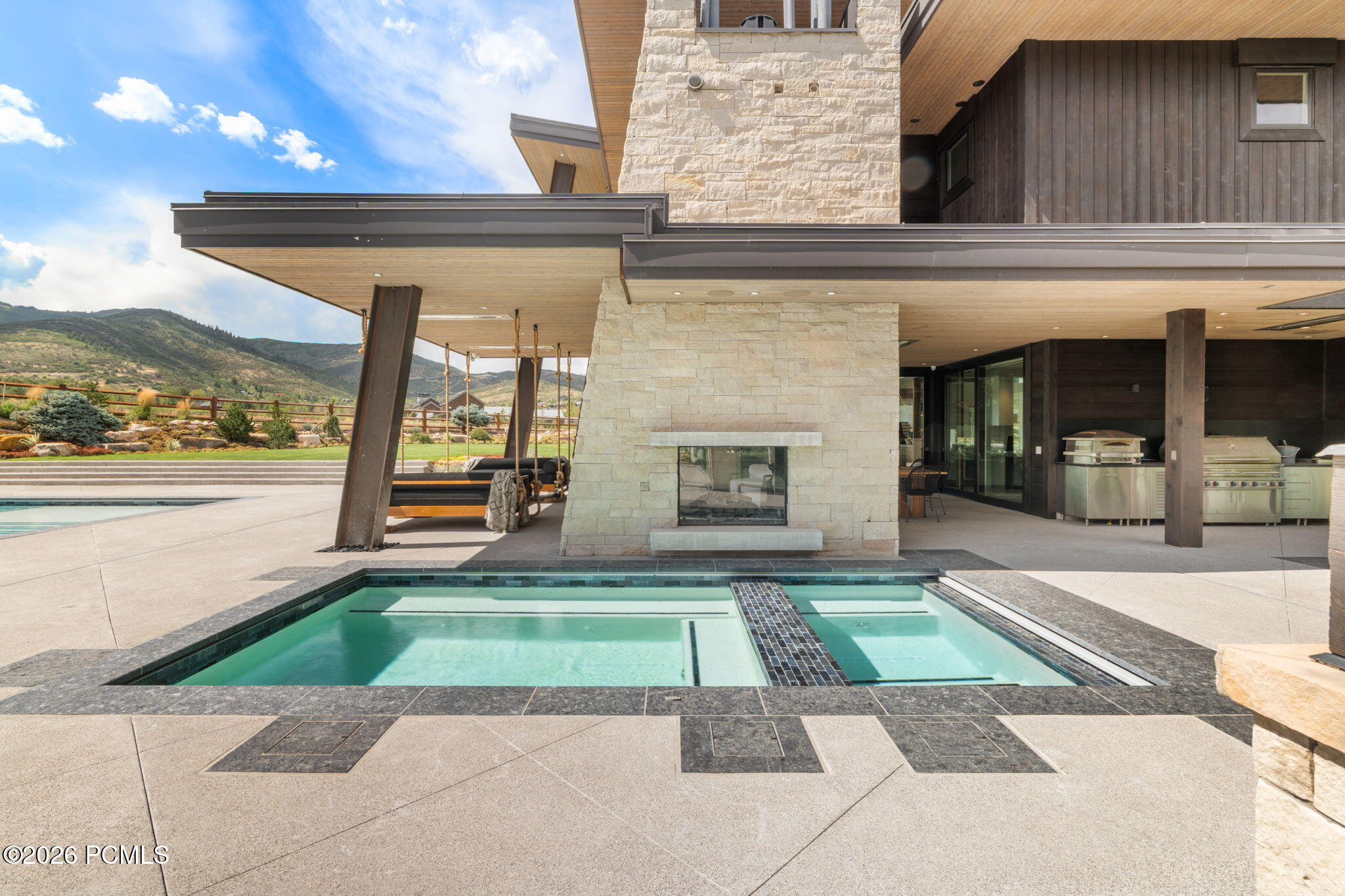 4209 N Two Creeks Lane