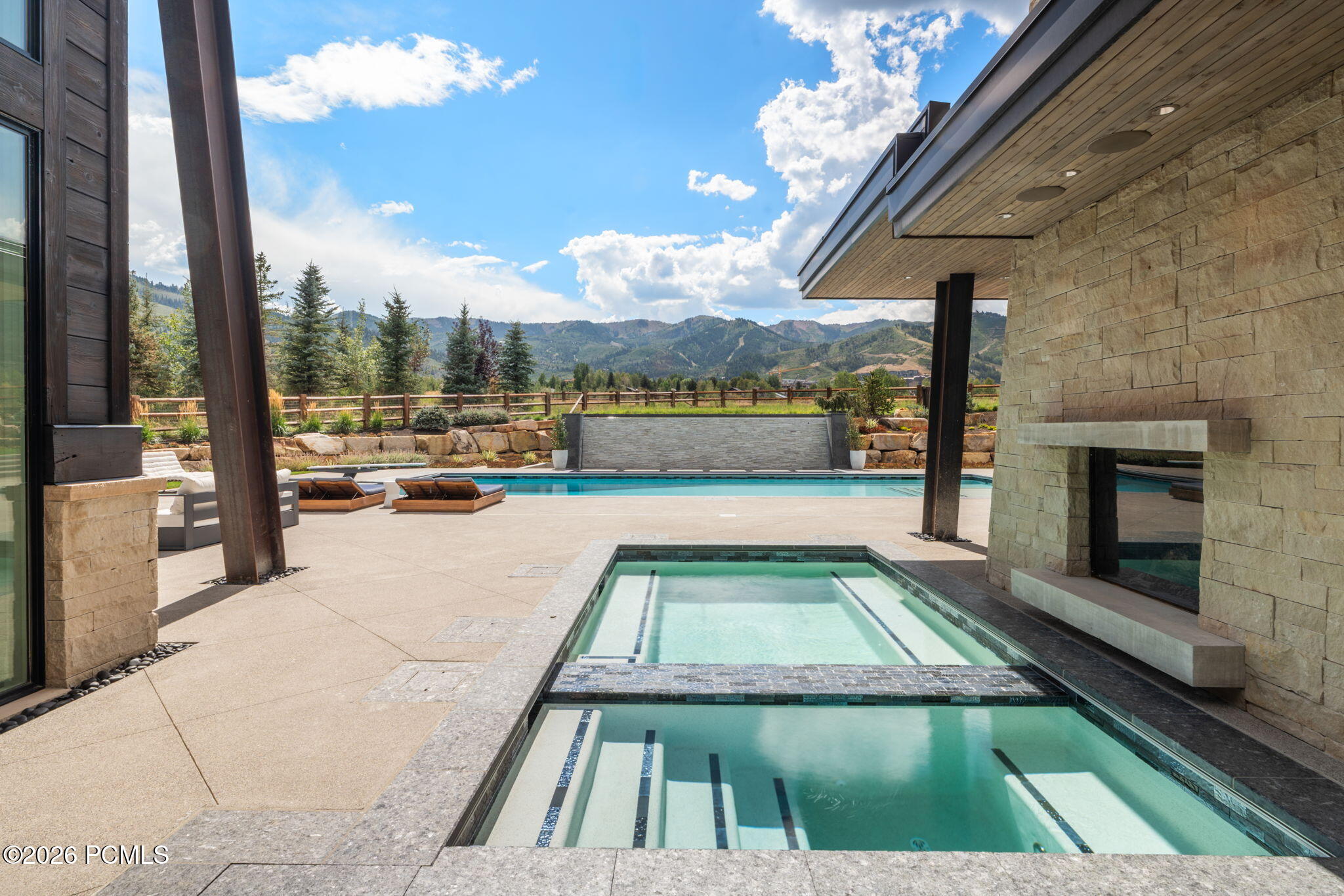 4209 N Two Creeks Lane