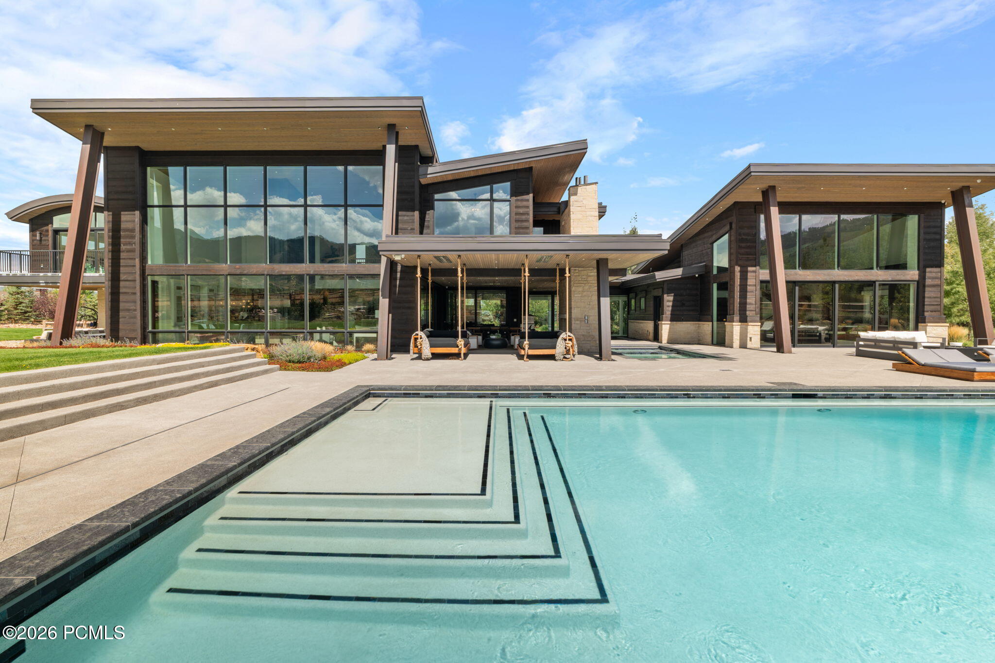 4209 N Two Creeks Lane