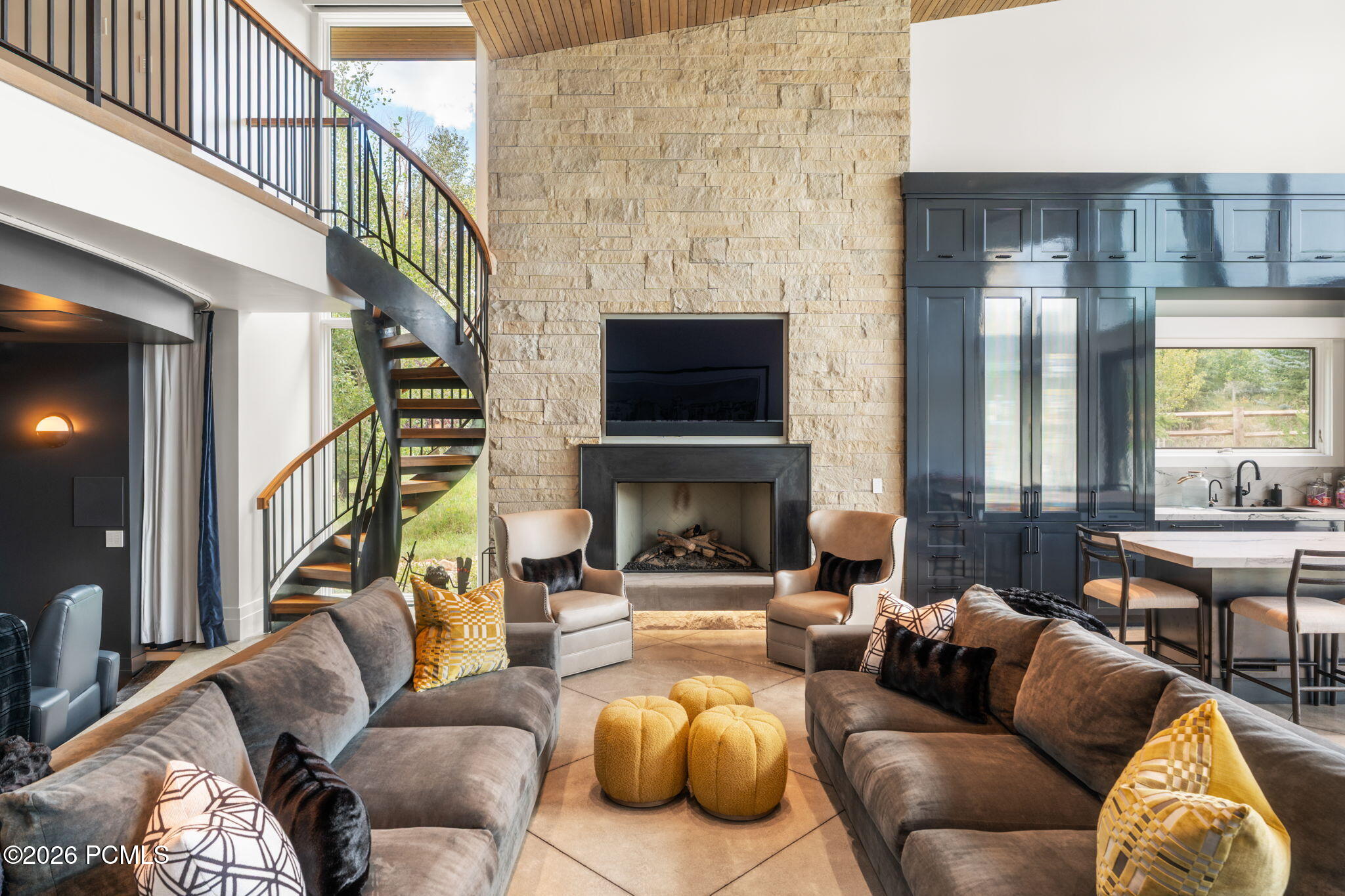 4209 N Two Creeks Lane