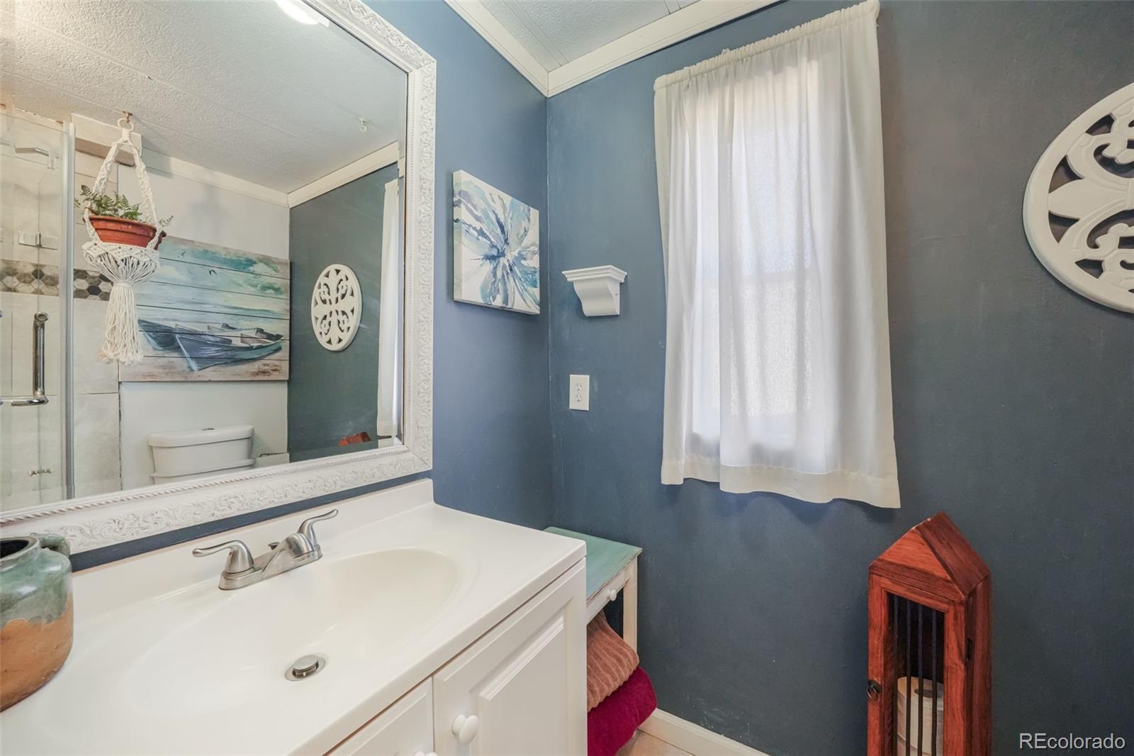 1500 W Thornton Parkway