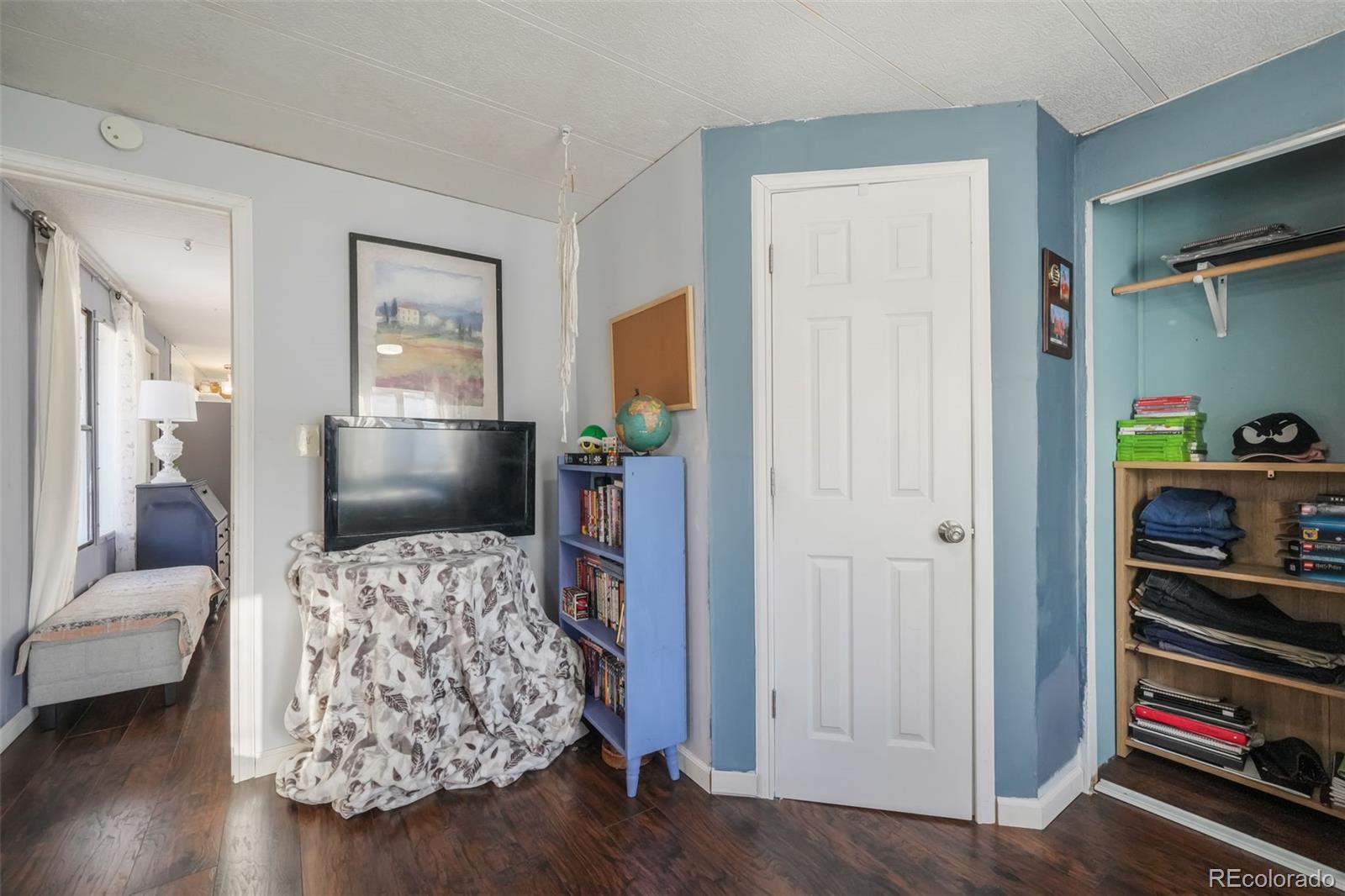 1500 W Thornton Parkway