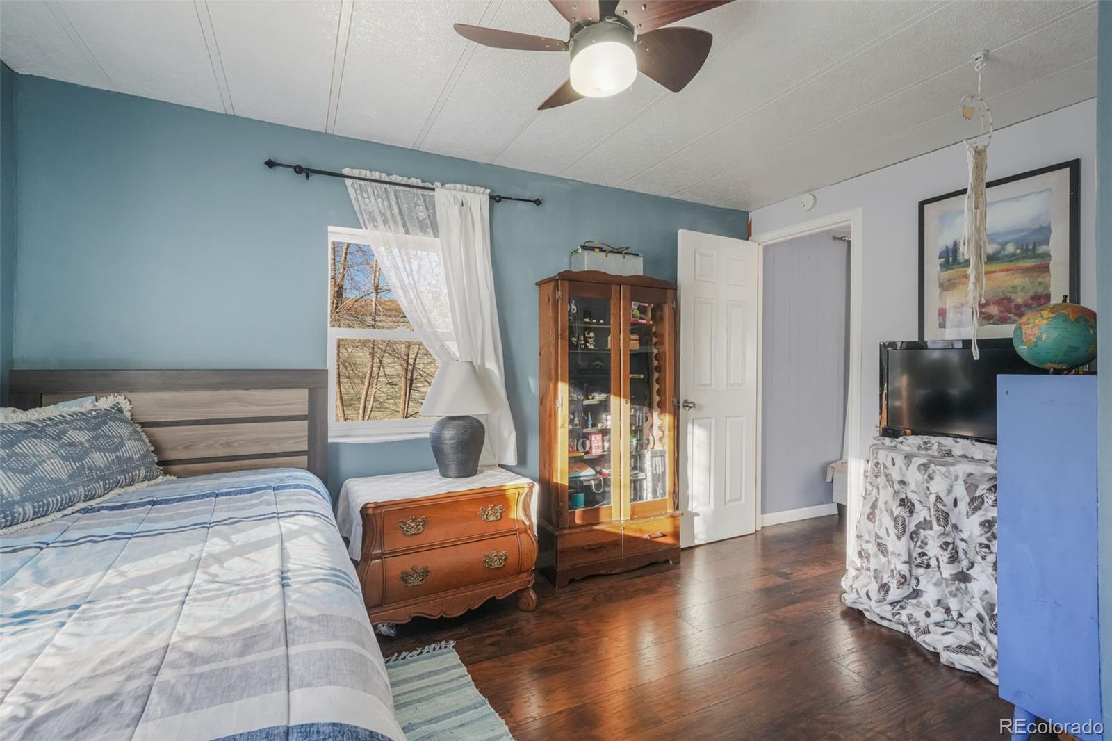 1500 W Thornton Parkway