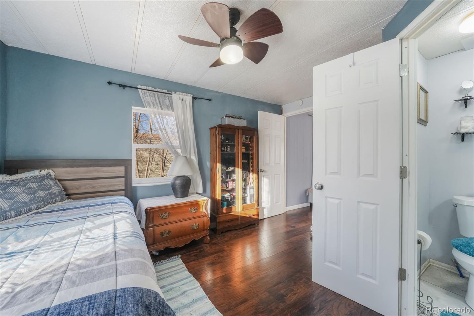 1500 W Thornton Parkway