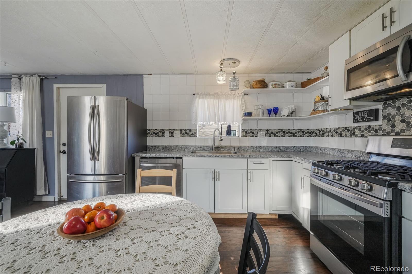1500 W Thornton Parkway