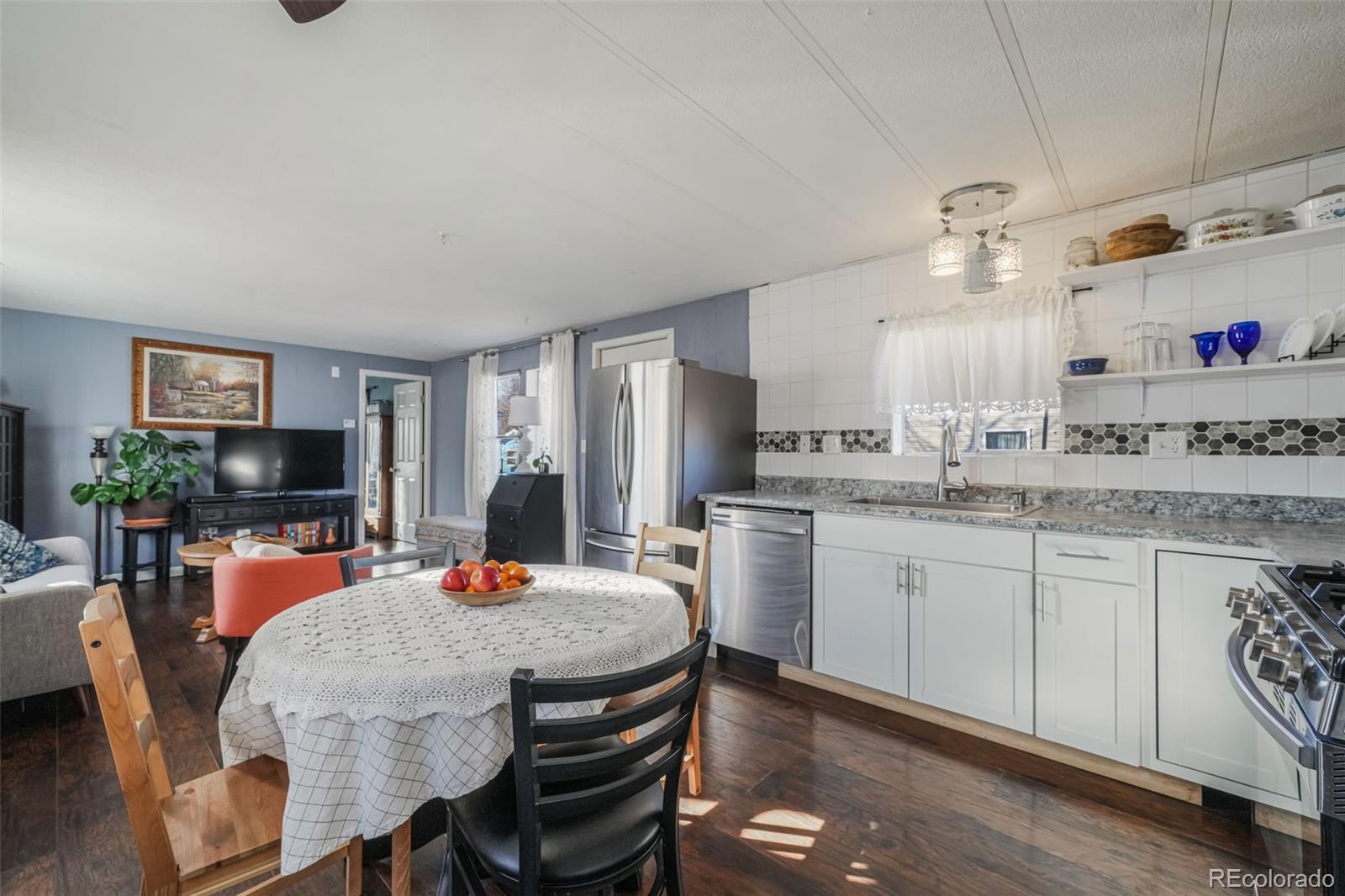 1500 W Thornton Parkway