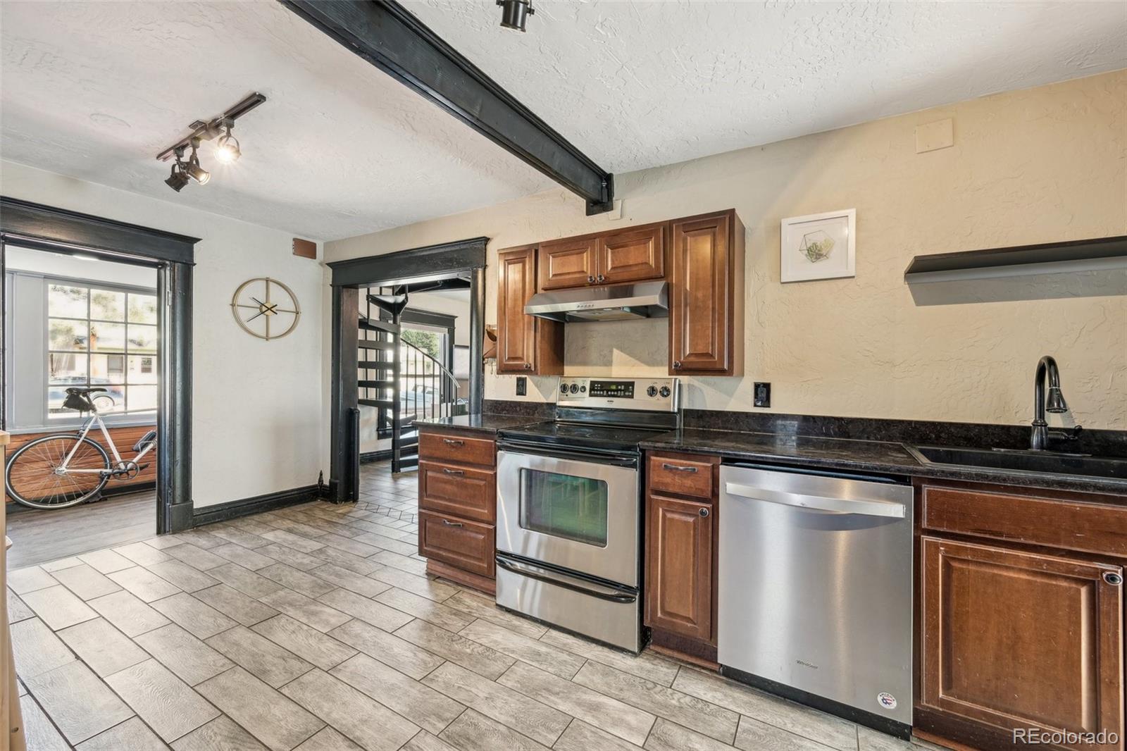 7 E Fountain Boulevard